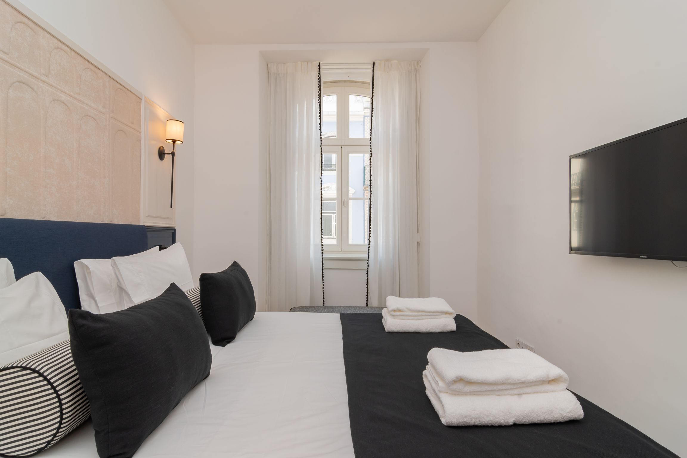 Ando Living Townhouse - Santa Justa 77