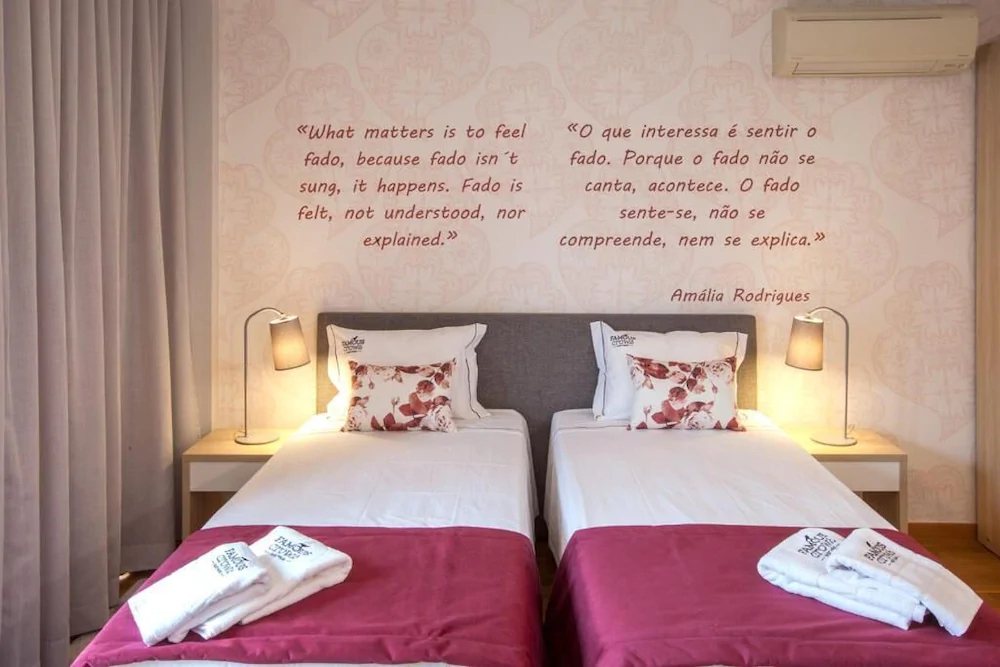 Famous Crows Guest House