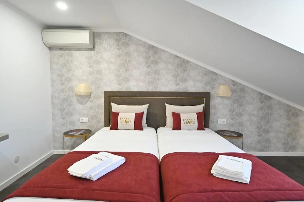 Famous Crows Guest House