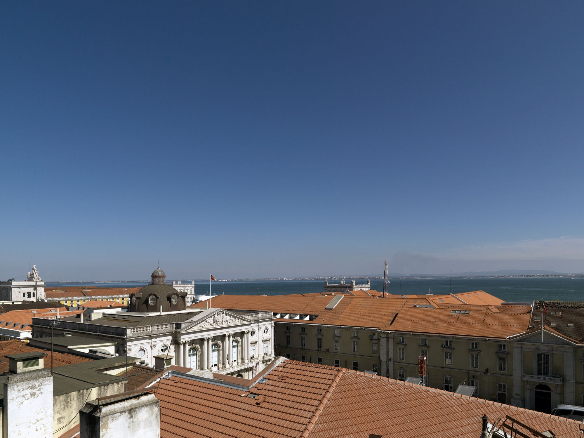 Feels Like Home Chiado Prime Suites Feels Like Home Chiado Prime Suites