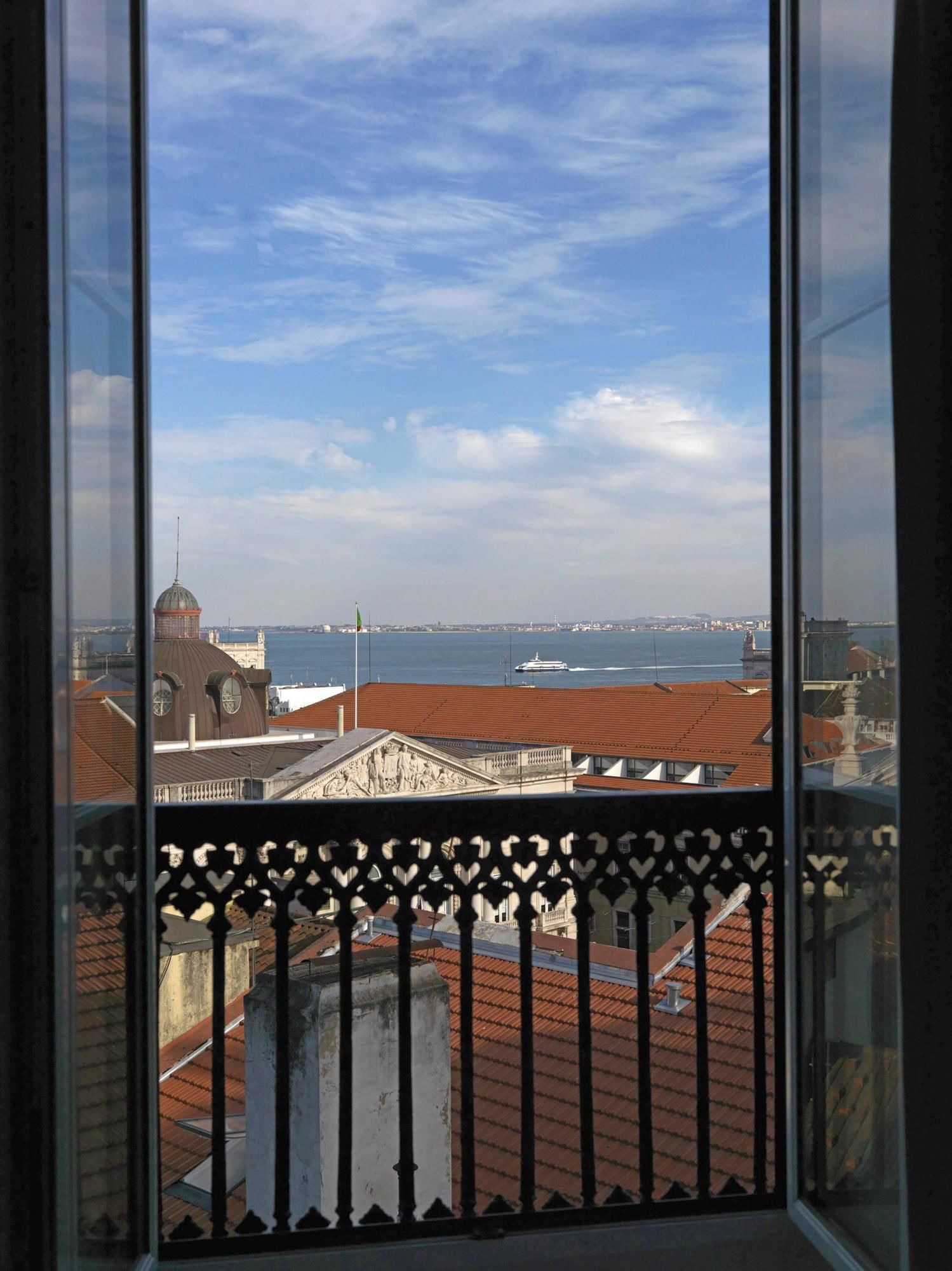 Feels Like Home Chiado Prime Suites Feels Like Home Chiado Prime Suites
