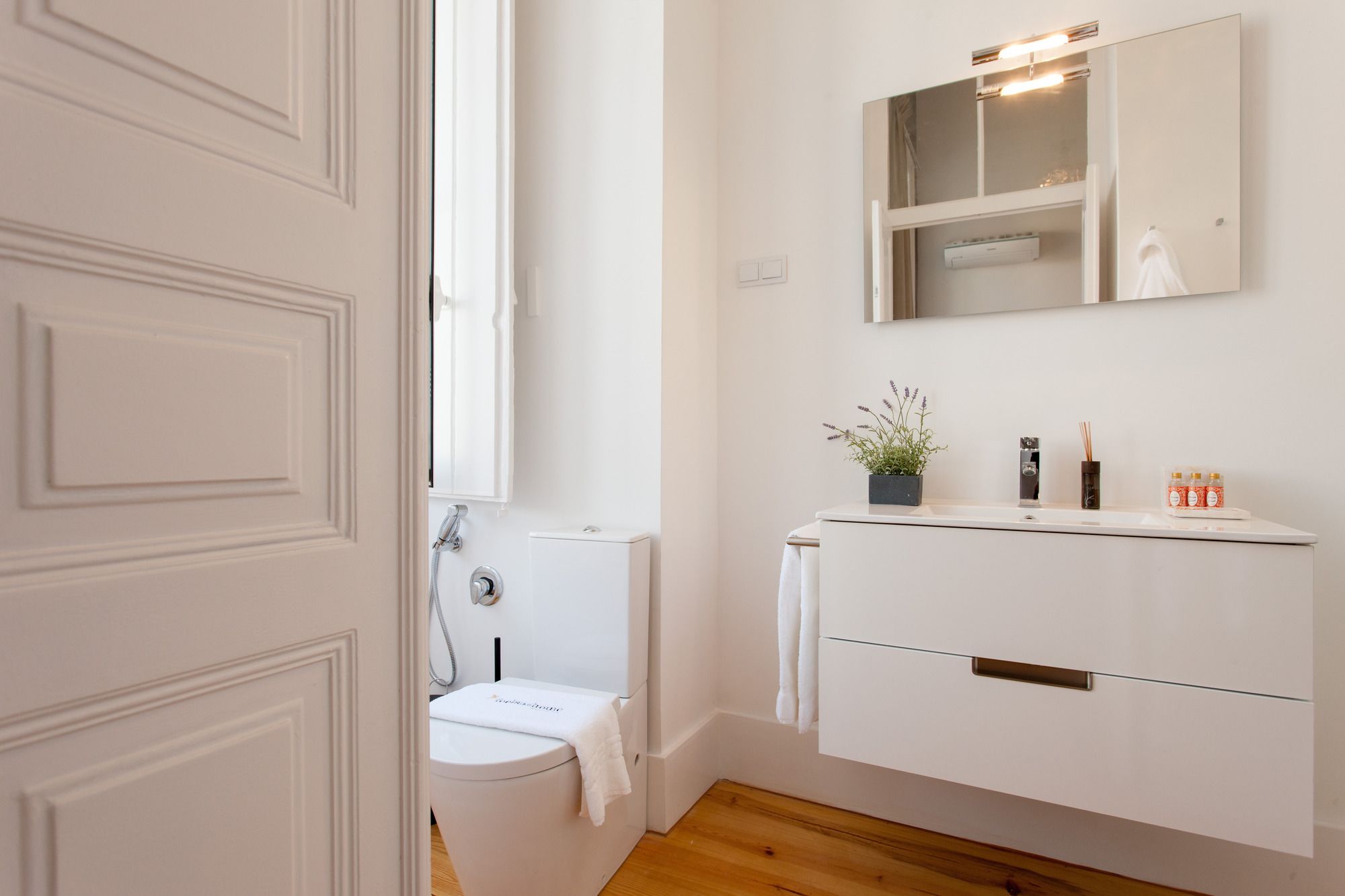 Feels Like Home Chiado Prime Suites Feels Like Home Chiado Prime Suites