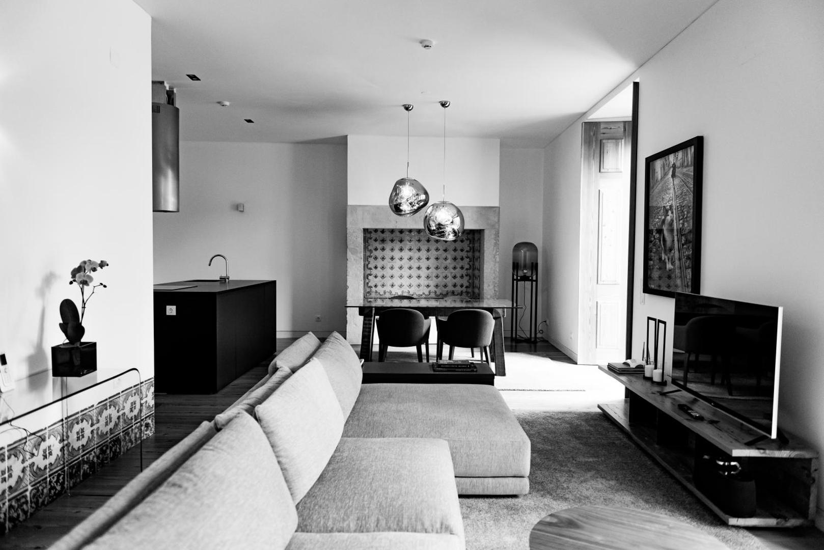 Flora Chiado Apartments