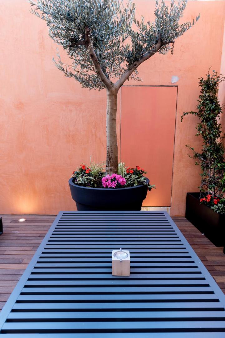 Flora Chiado Apartments