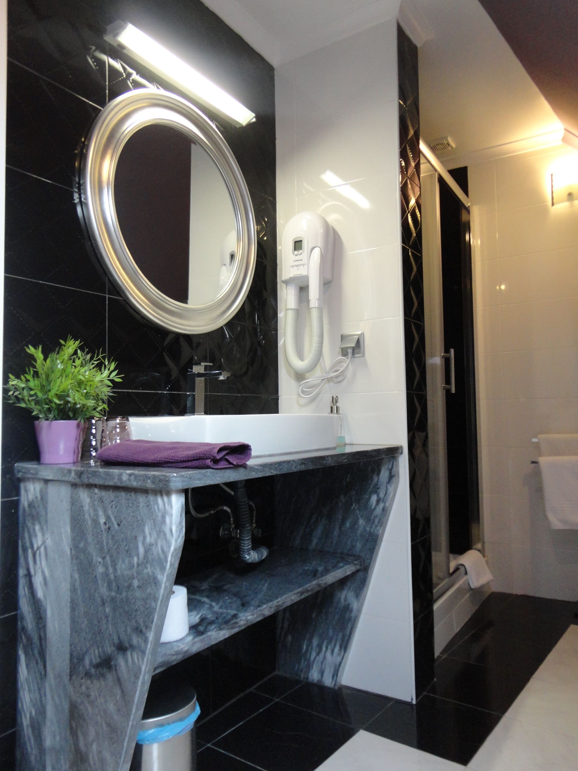 Grande Pensão Residencial Alcobia