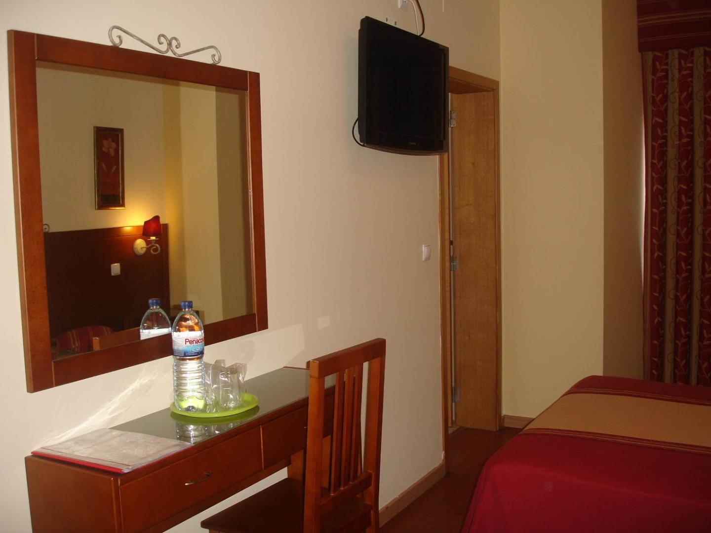 Grande Pensão Residencial Alcobia