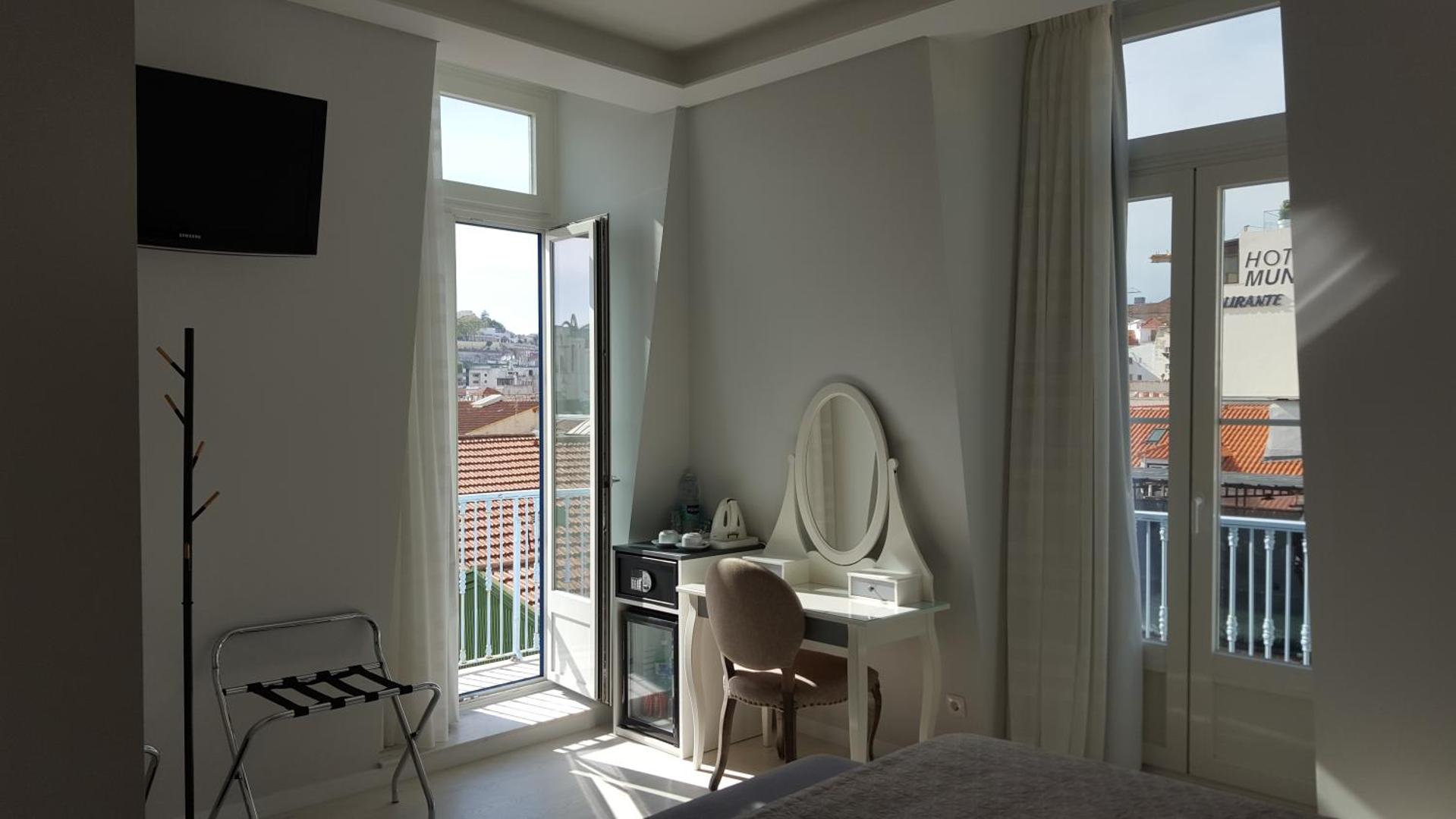 Grande Pensão Residencial Alcobia