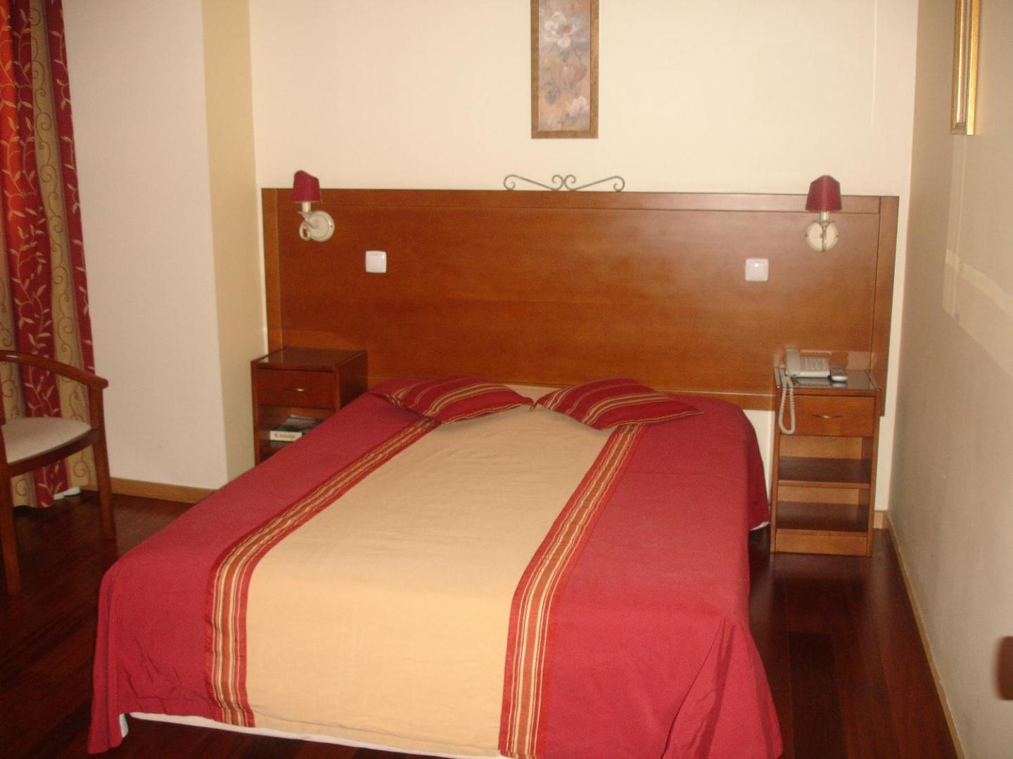 Grande Pensão Residencial Alcobia