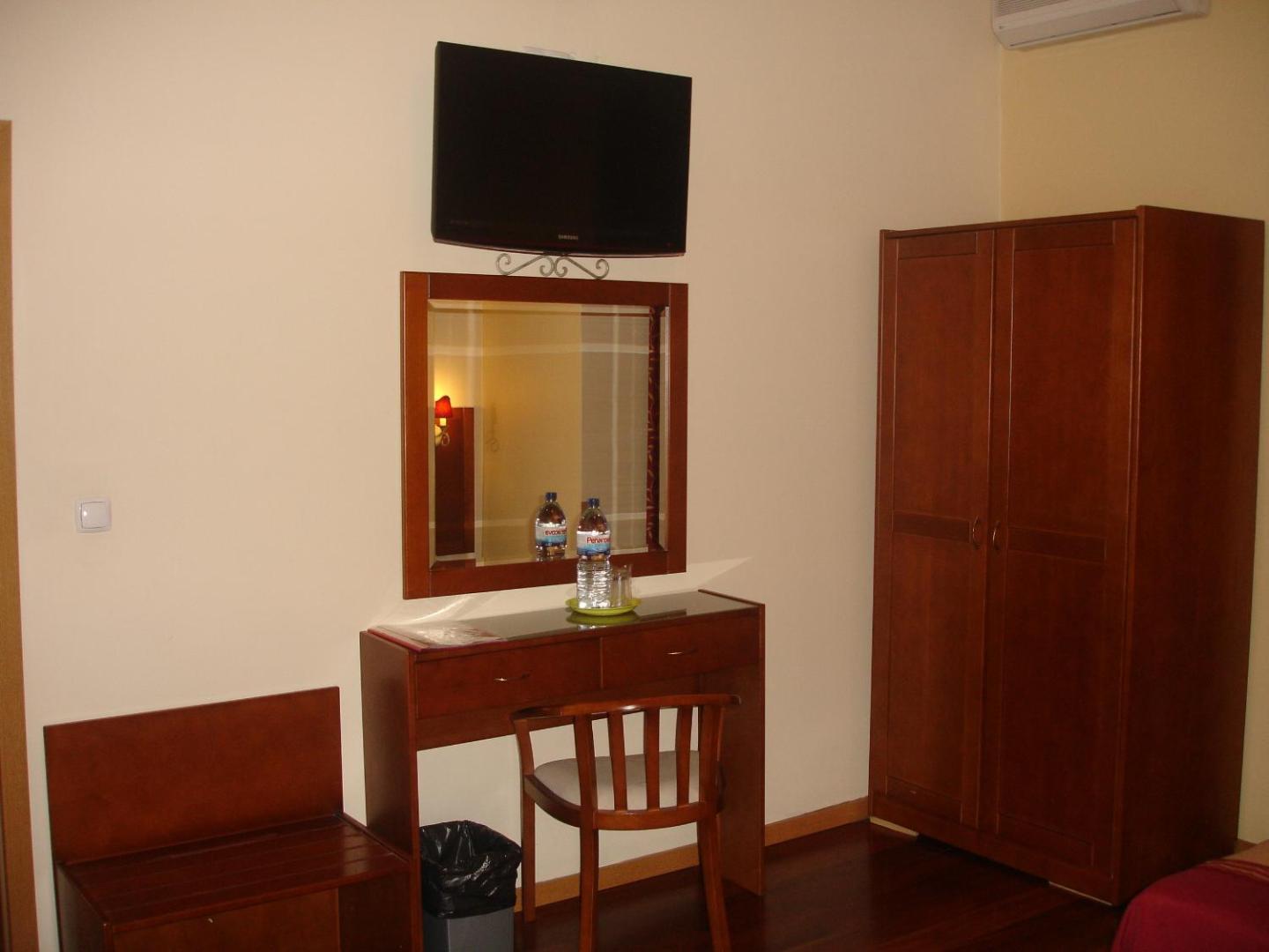 Grande Pensão Residencial Alcobia