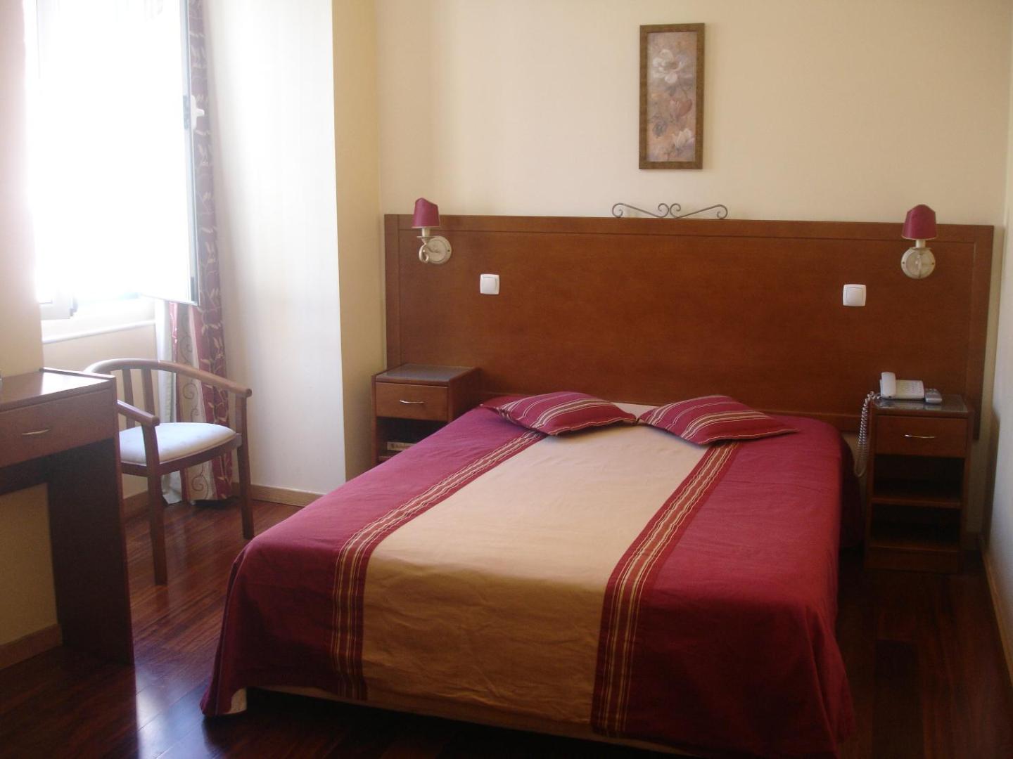 Grande Pensão Residencial Alcobia