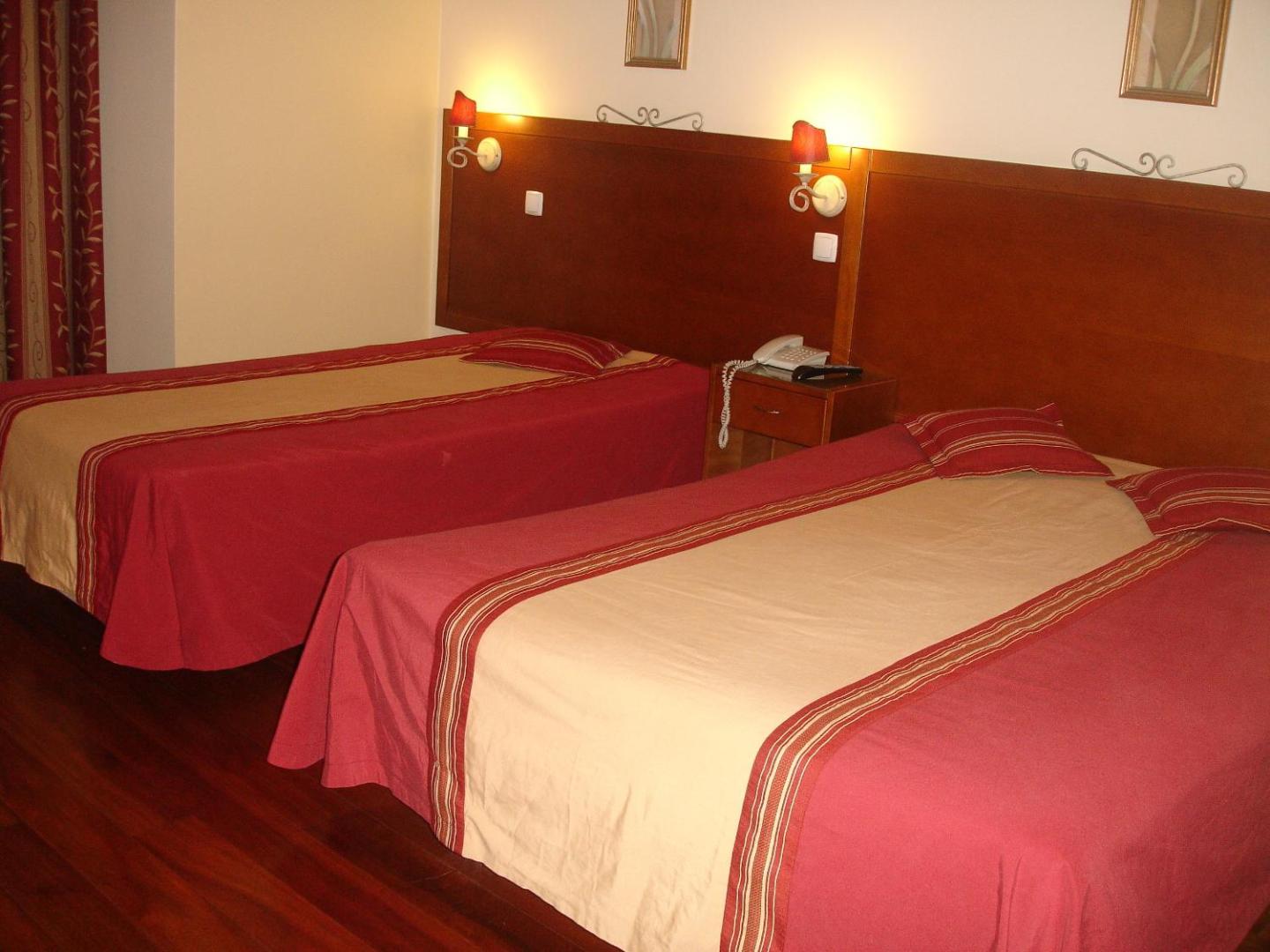 Grande Pensão Residencial Alcobia