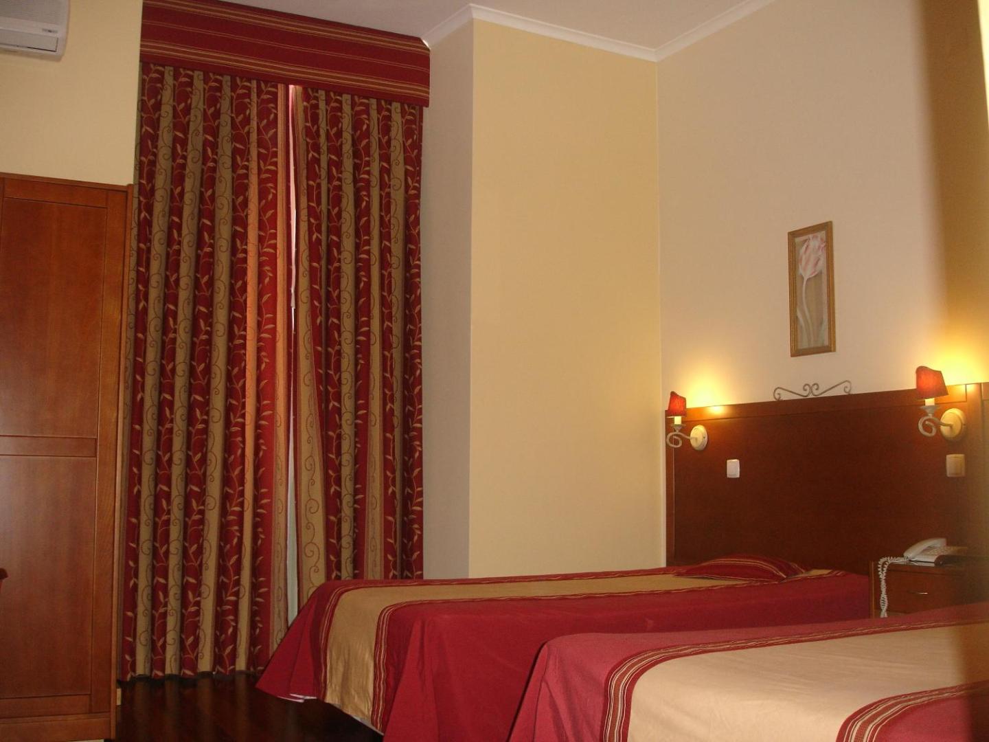 Grande Pensão Residencial Alcobia