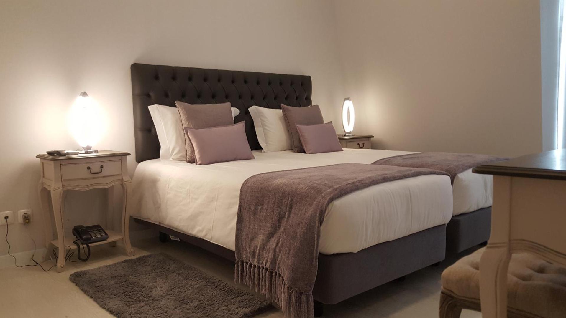 Grande Pensão Residencial Alcobia