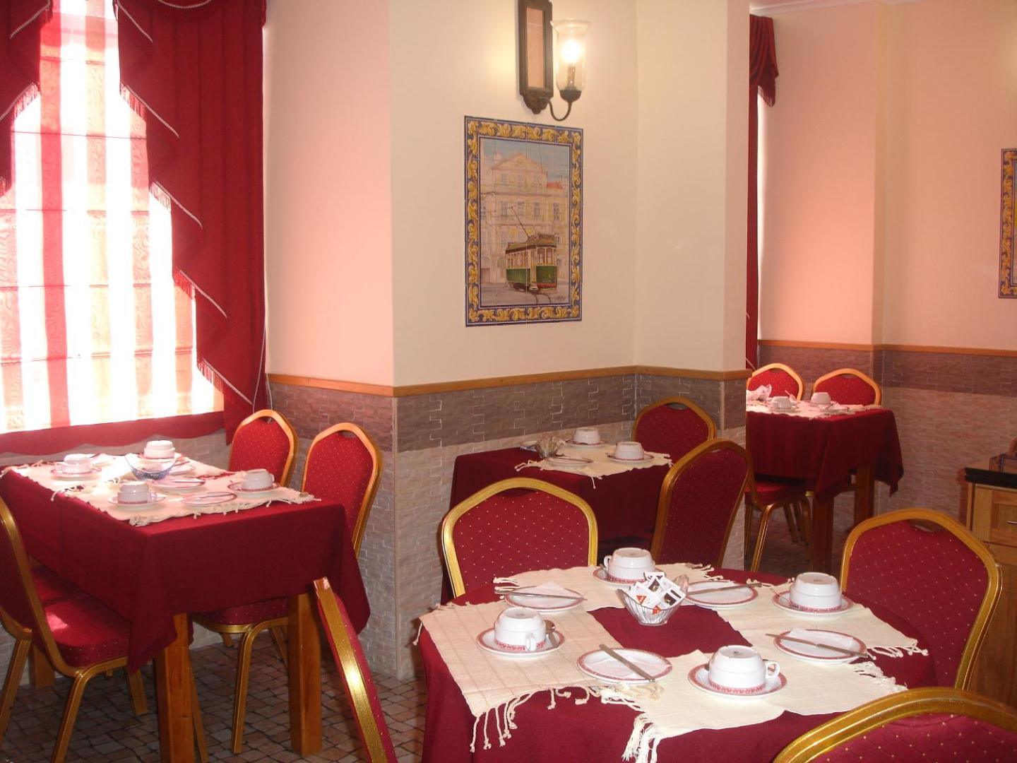 Grande Pensão Residencial Alcobia