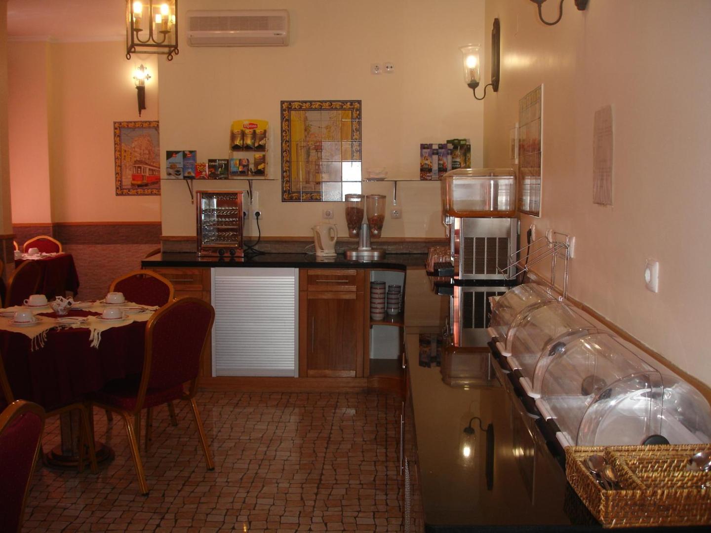 Grande Pensão Residencial Alcobia