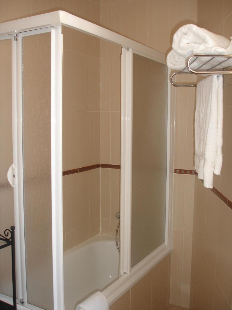 Grande Pensão Residencial Alcobia