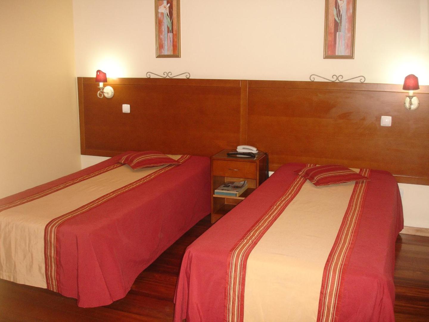 Grande Pensão Residencial Alcobia