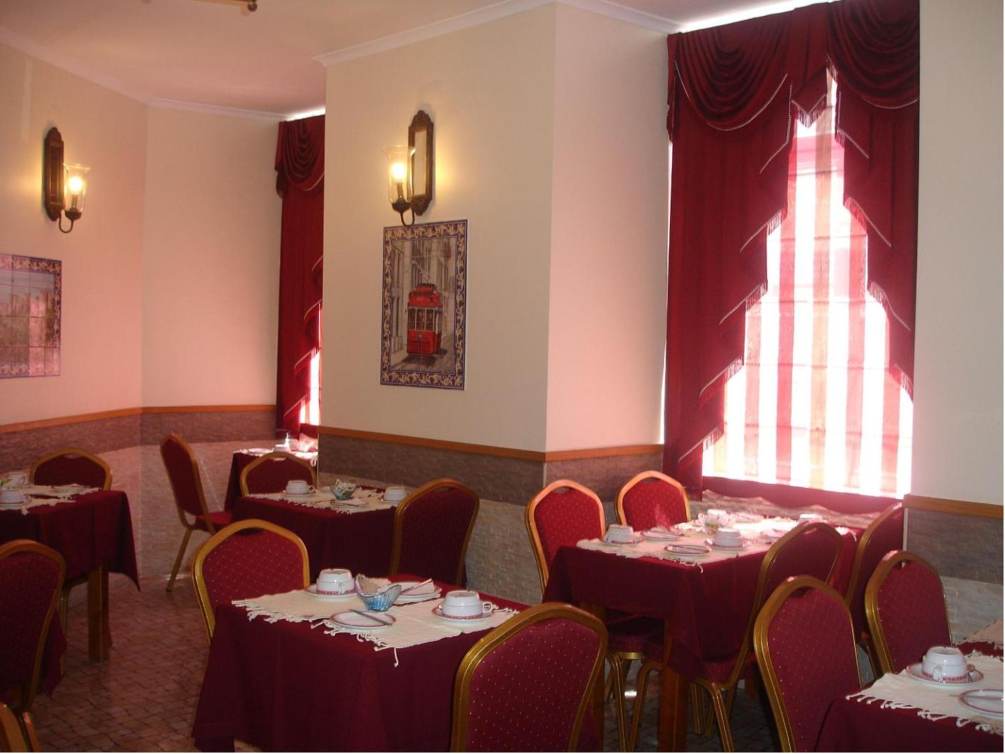 Grande Pensão Residencial Alcobia