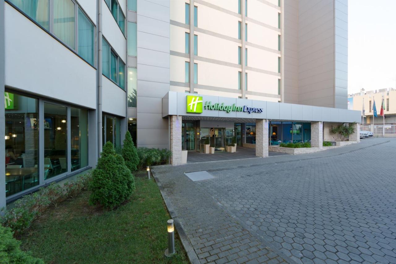 Holiday Inn Express Lisbon Airport