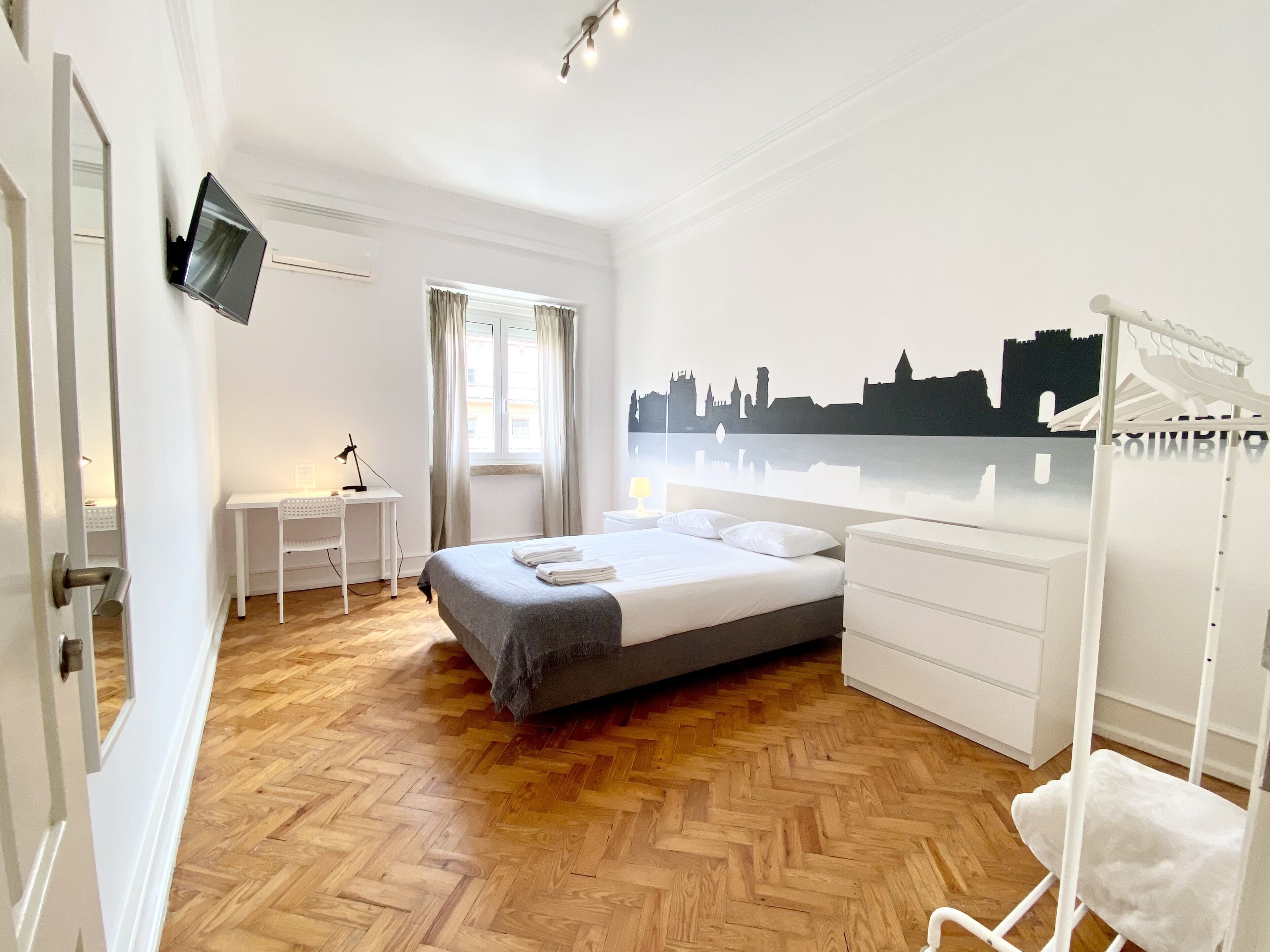 Home Out Rooms & Apartments