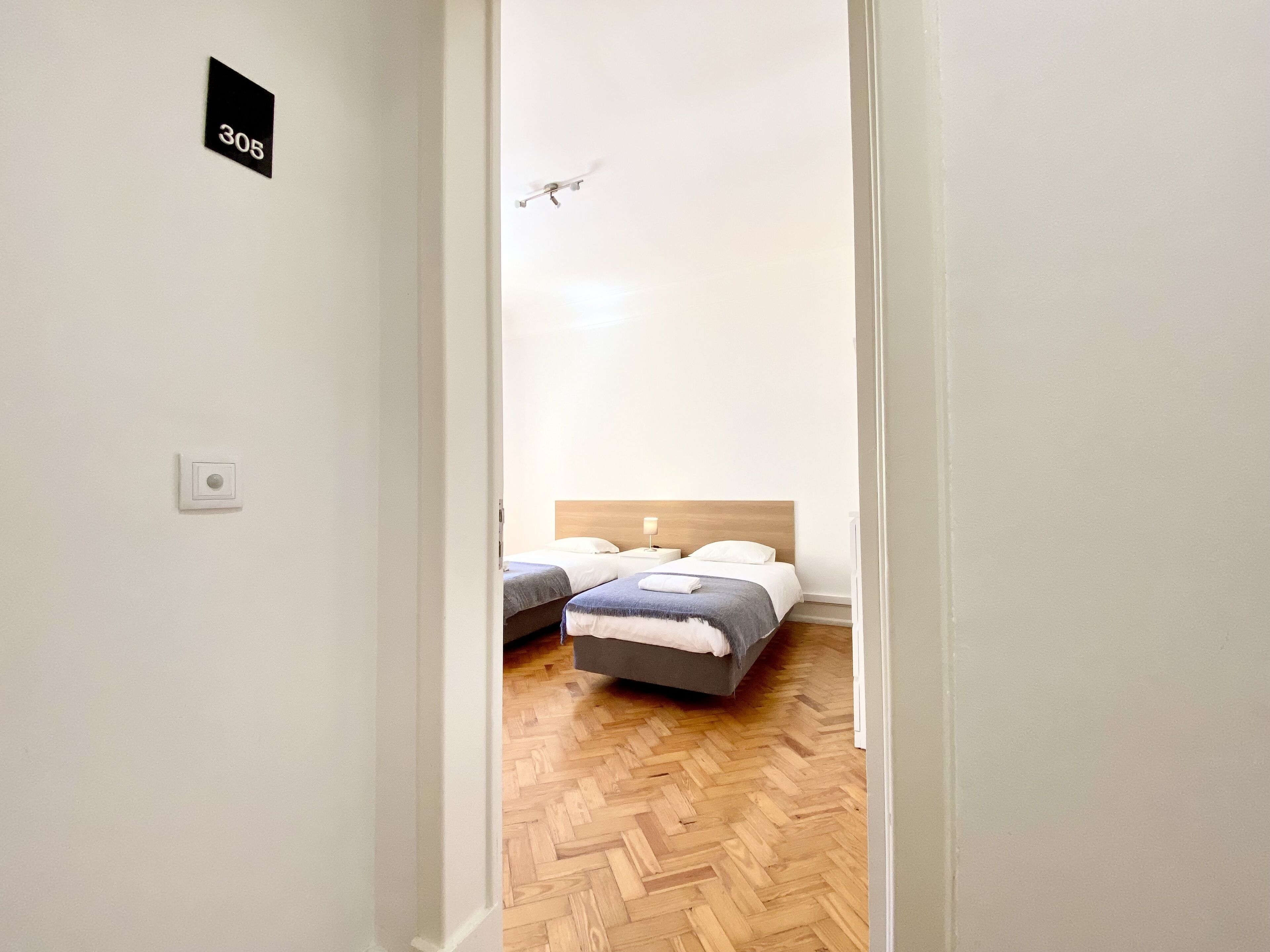 Home Out Rooms & Apartments