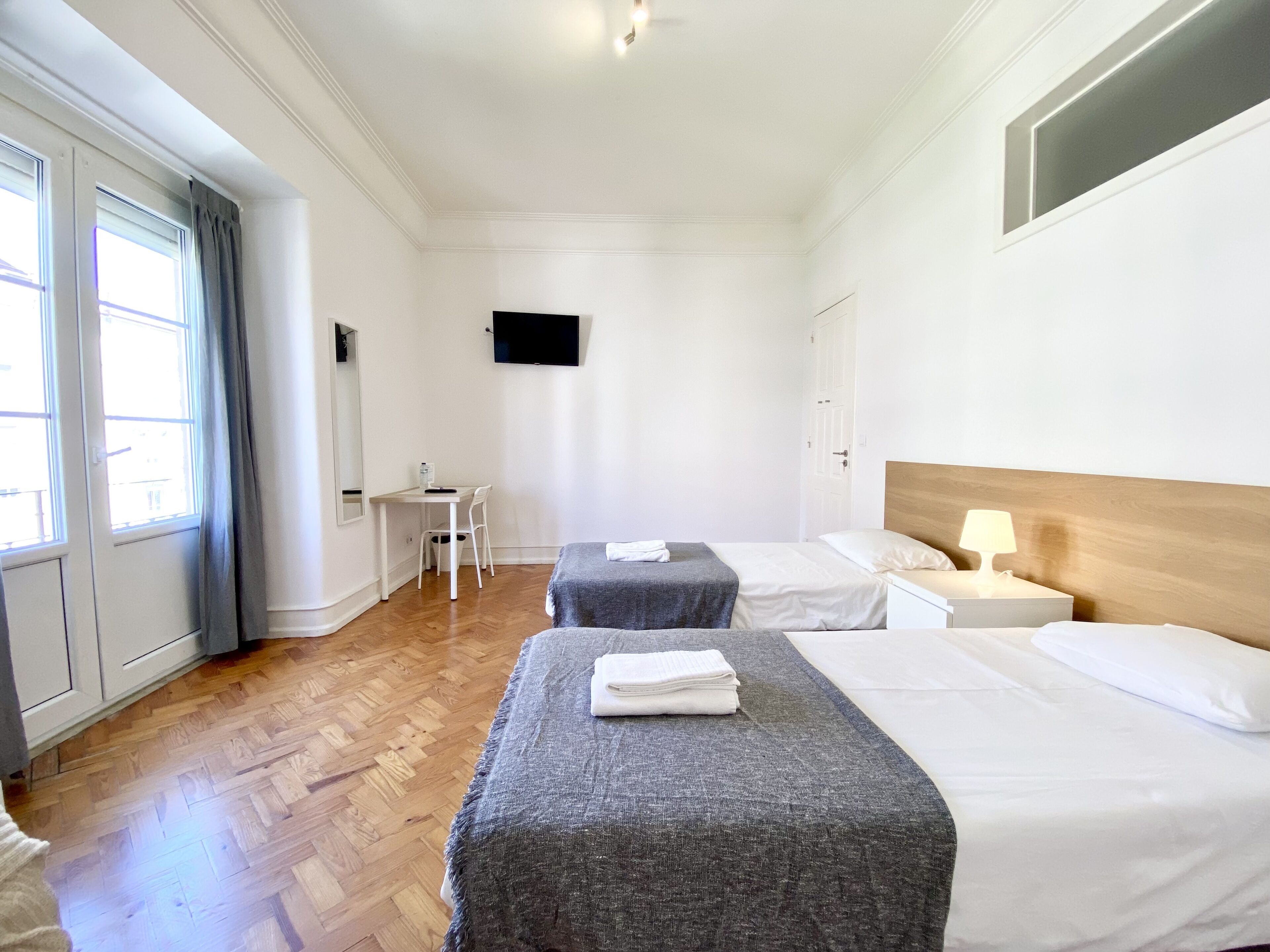 Home Out Rooms & Apartments