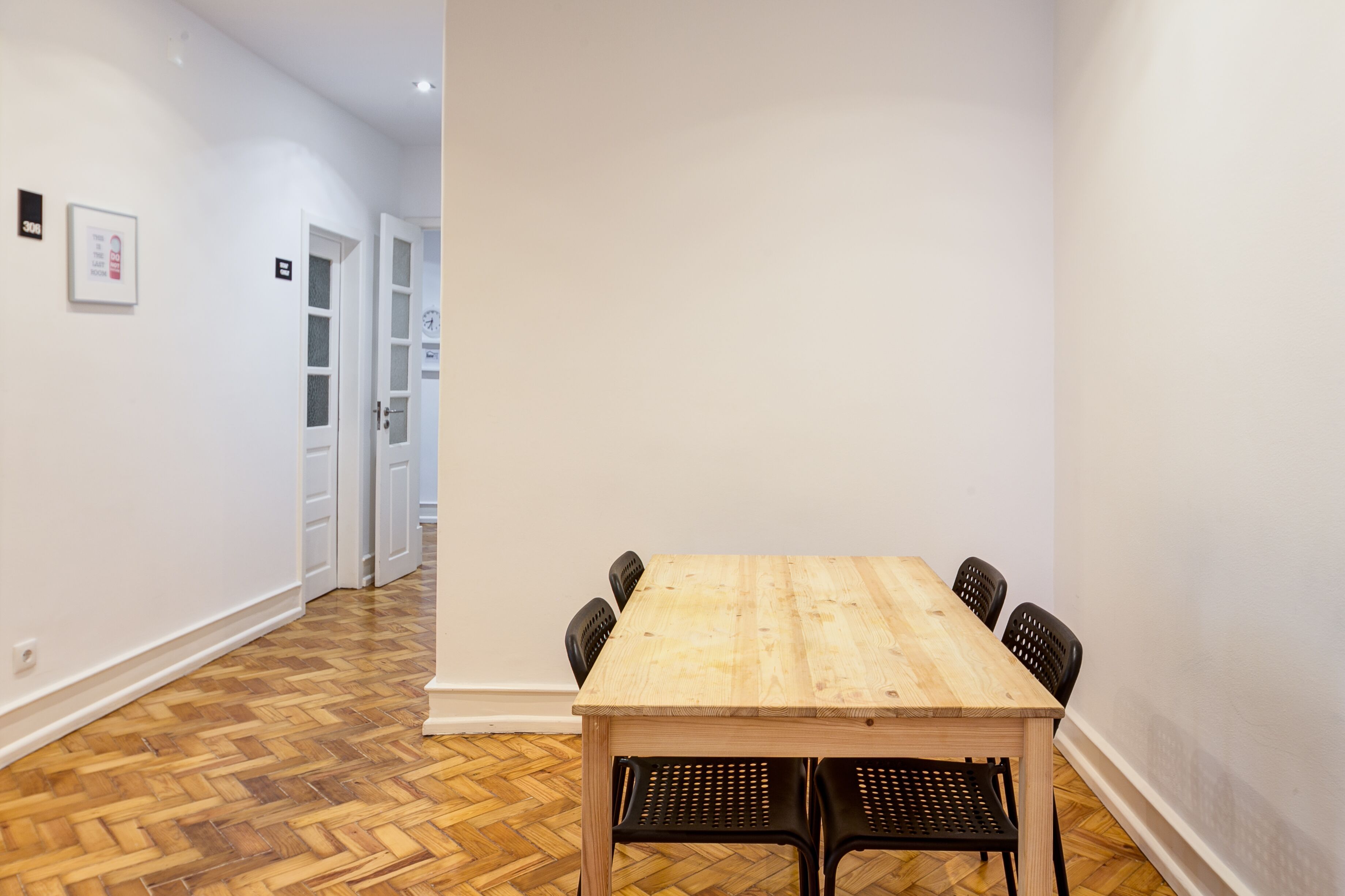 Home Out Rooms & Apartments