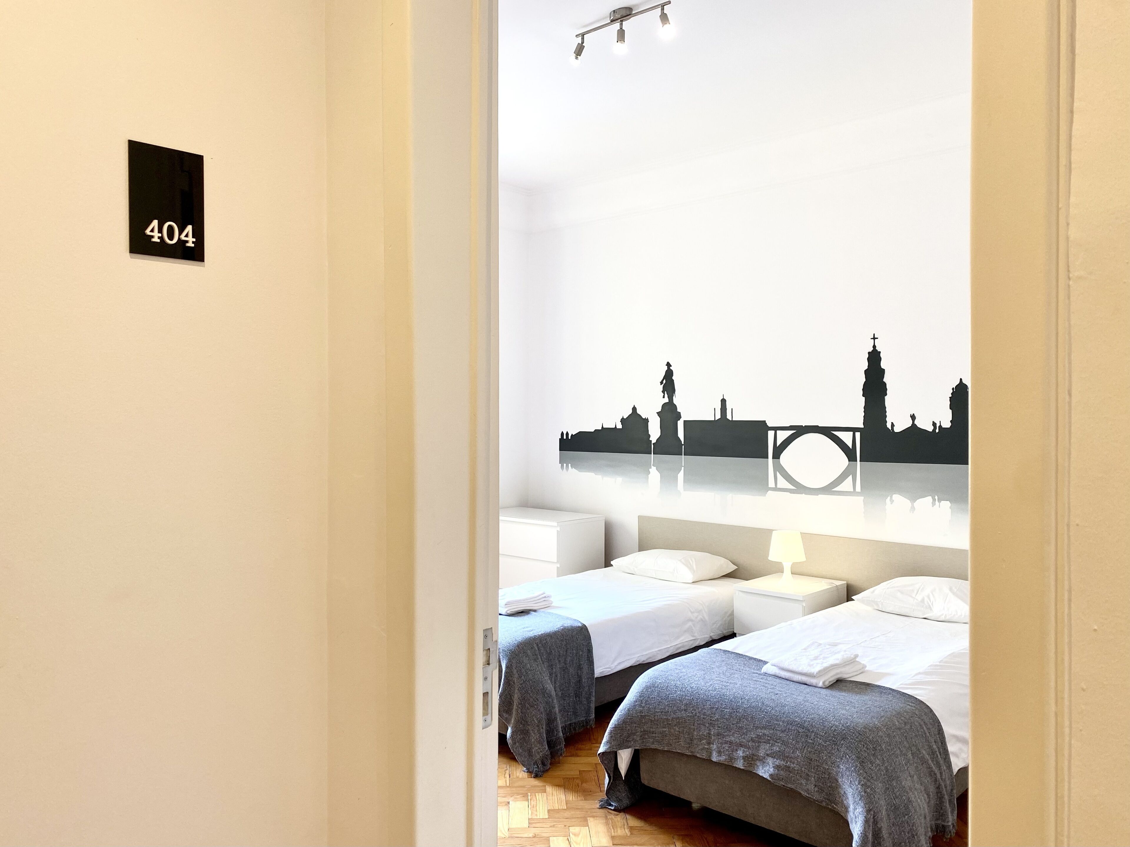 Home Out Rooms & Apartments