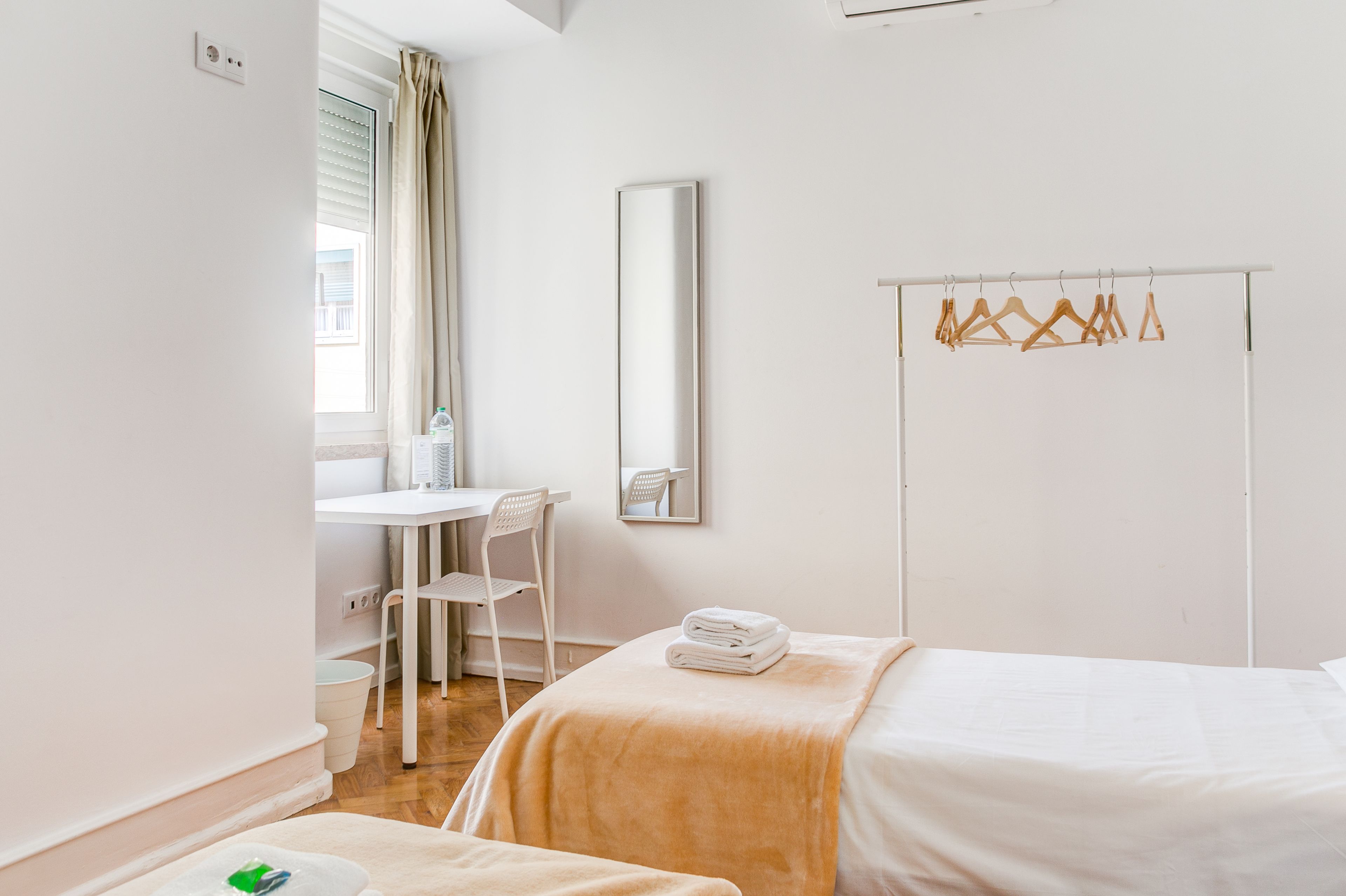 Home Out Rooms & Apartments