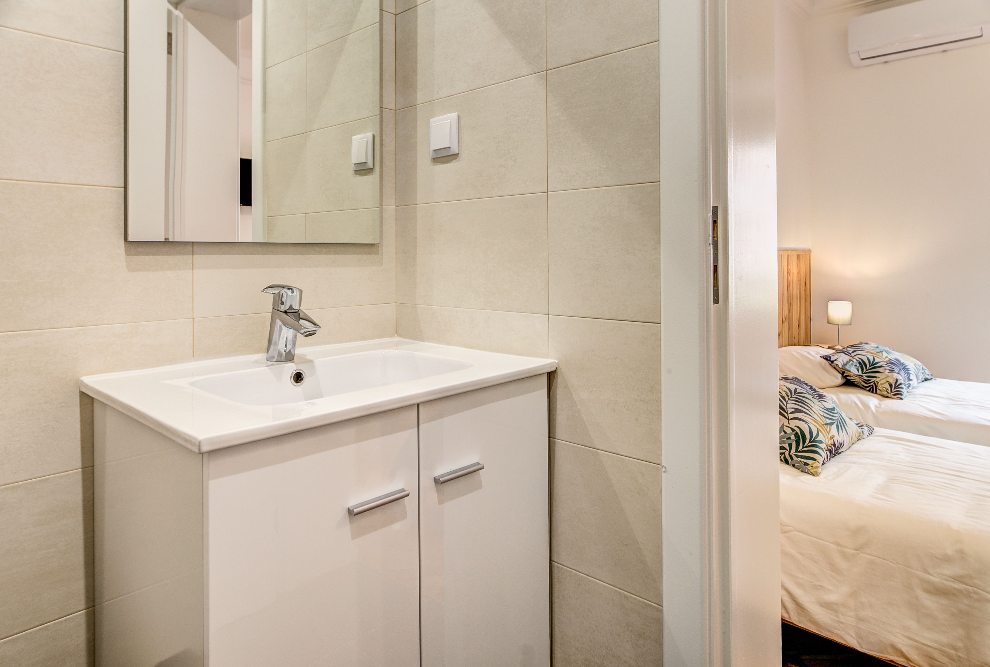 Home Out Rooms & Apartments