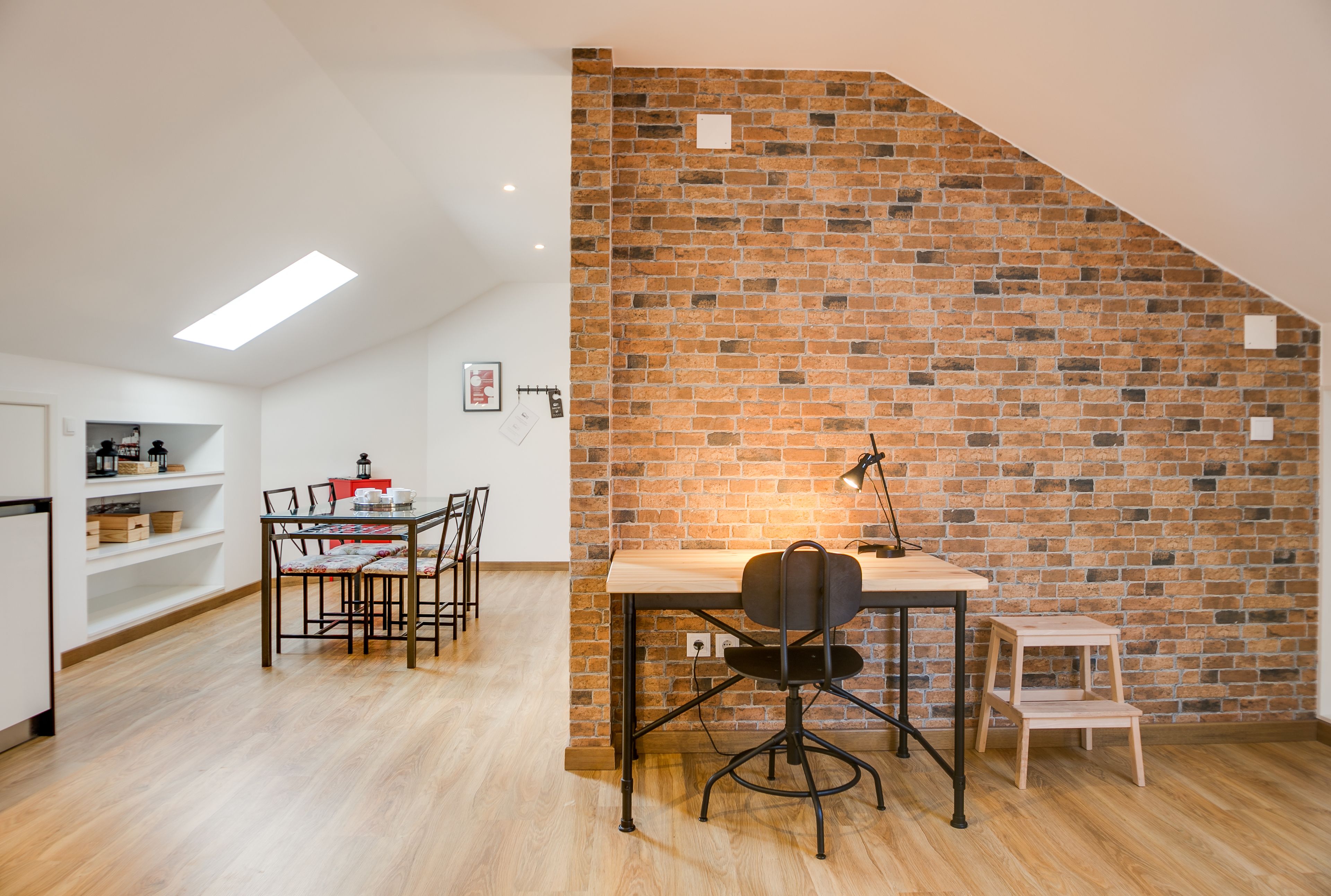 Home Out Rooms & Apartments
