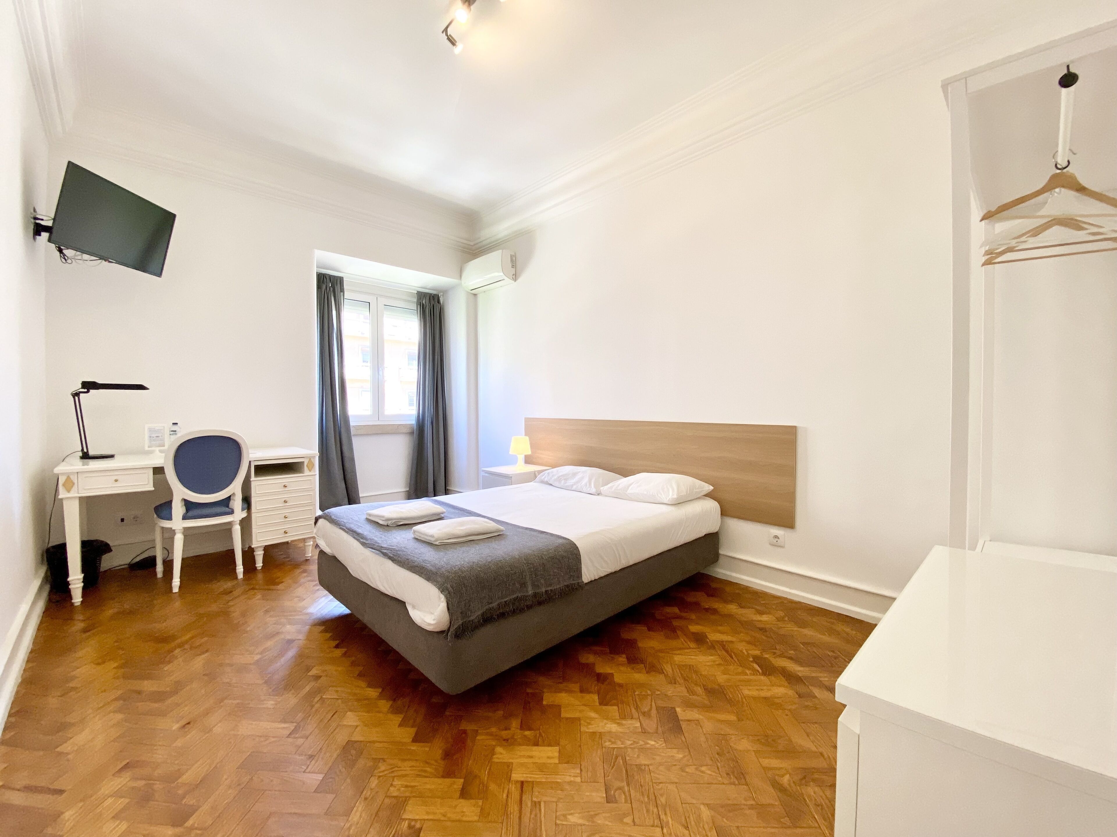 Home Out Rooms & Apartments