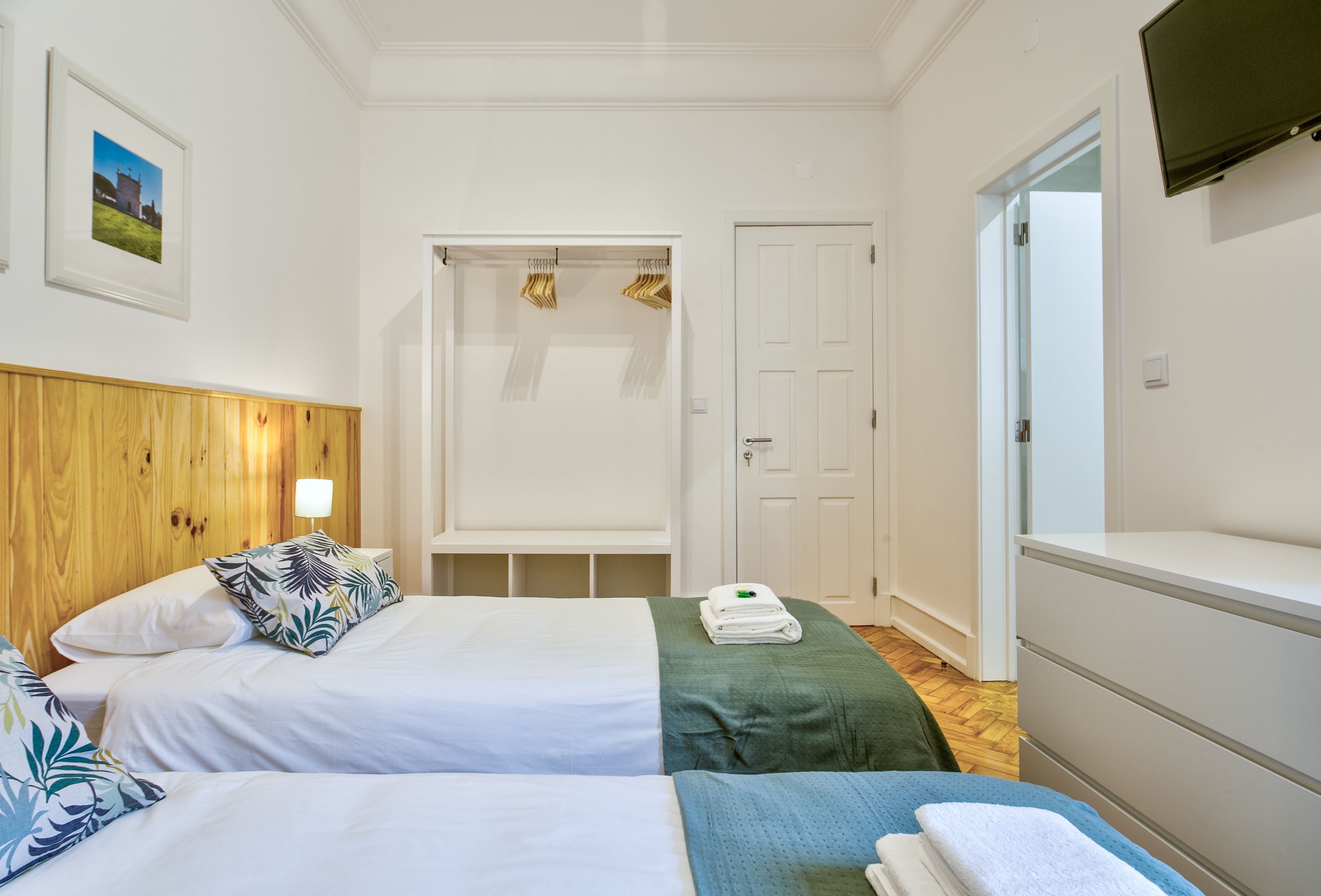 Home Out Rooms & Apartments