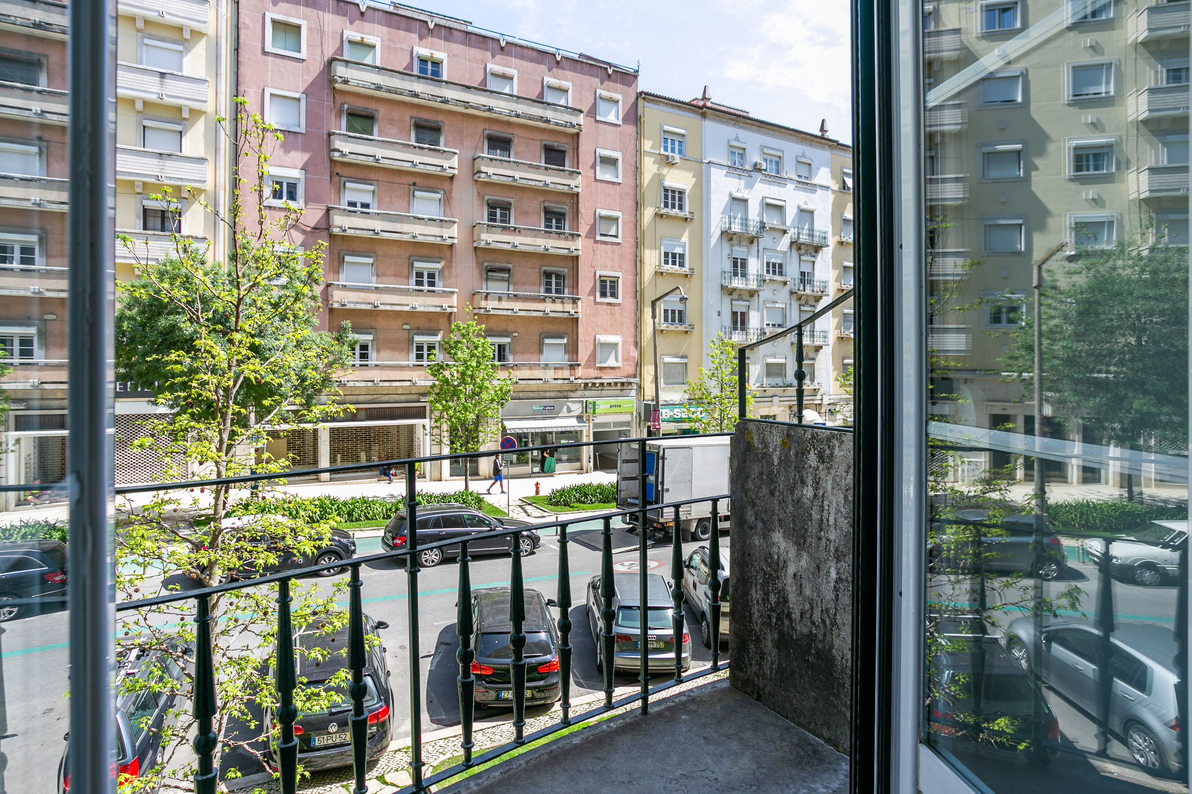 Home Out Rooms & Apartments