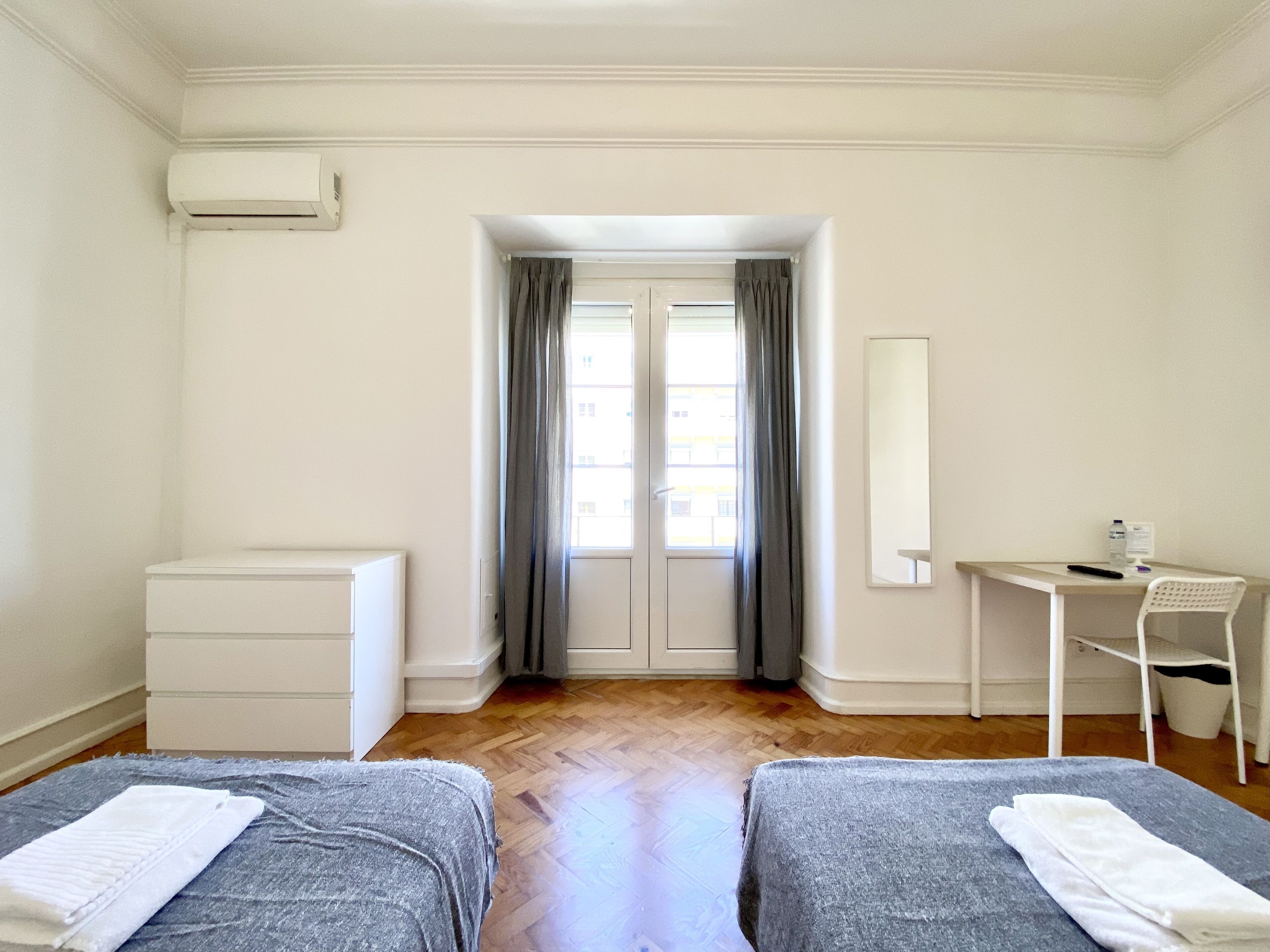 Home Out Rooms & Apartments