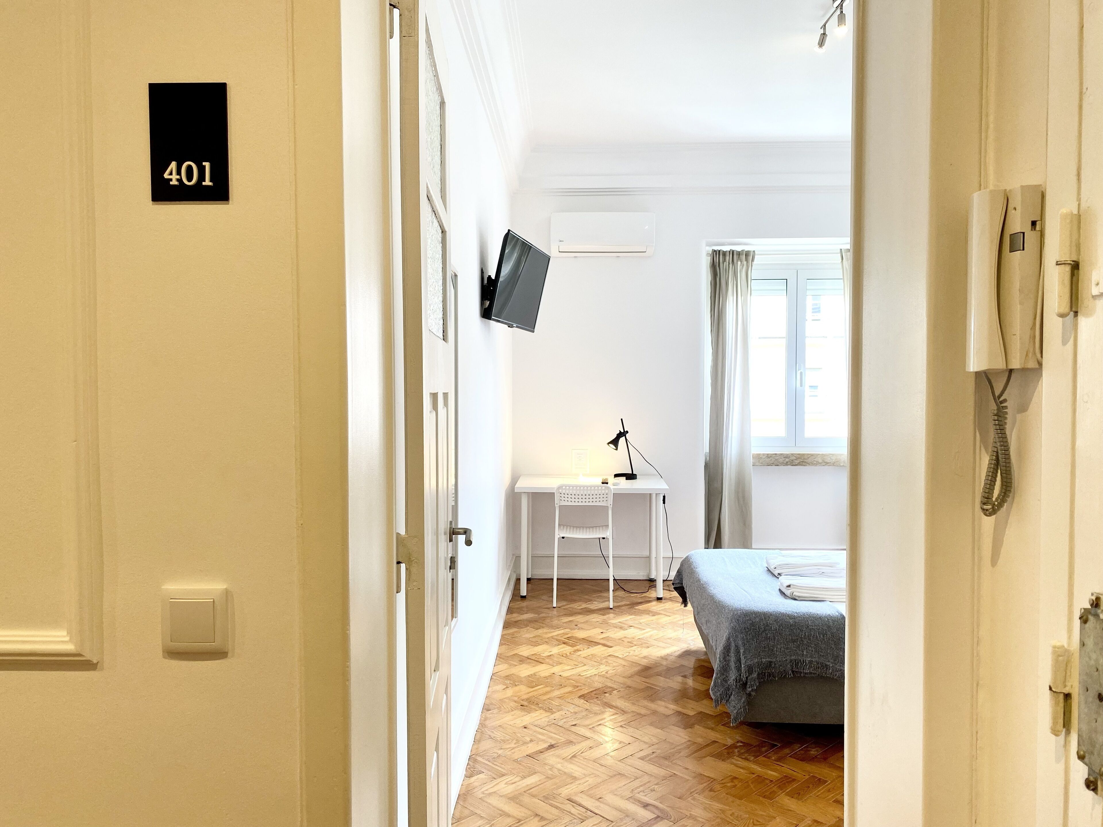 Home Out Rooms & Apartments