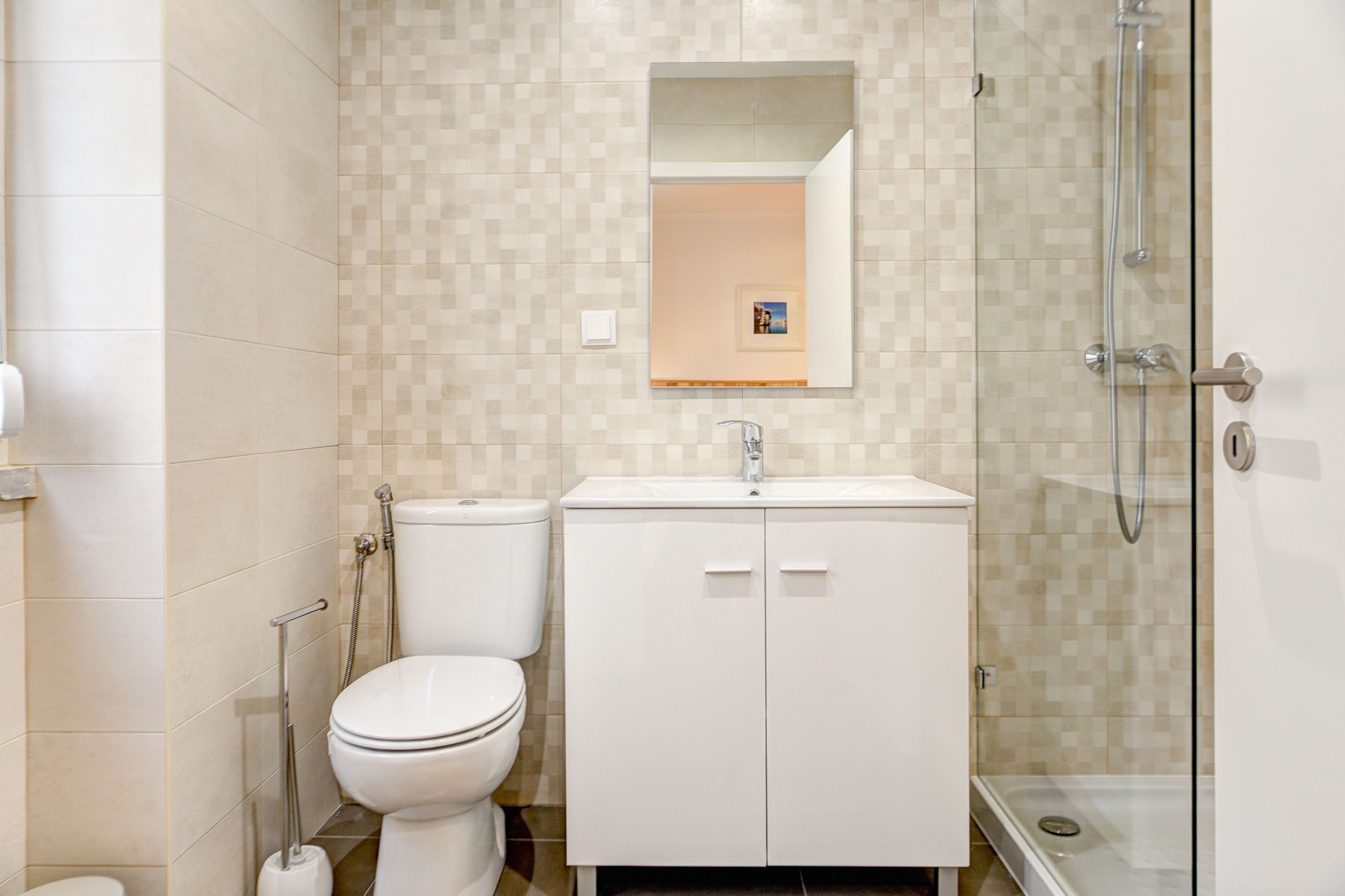 Home Out Rooms & Apartments