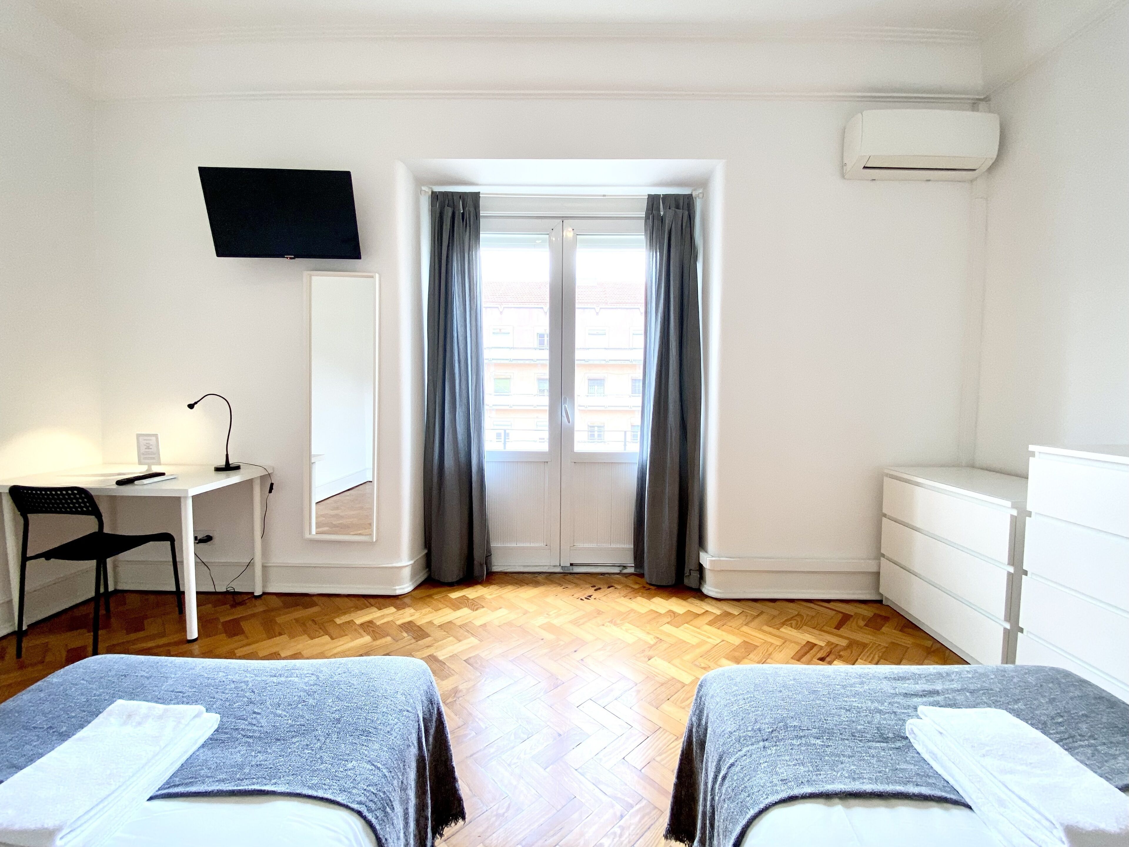 Home Out Rooms & Apartments