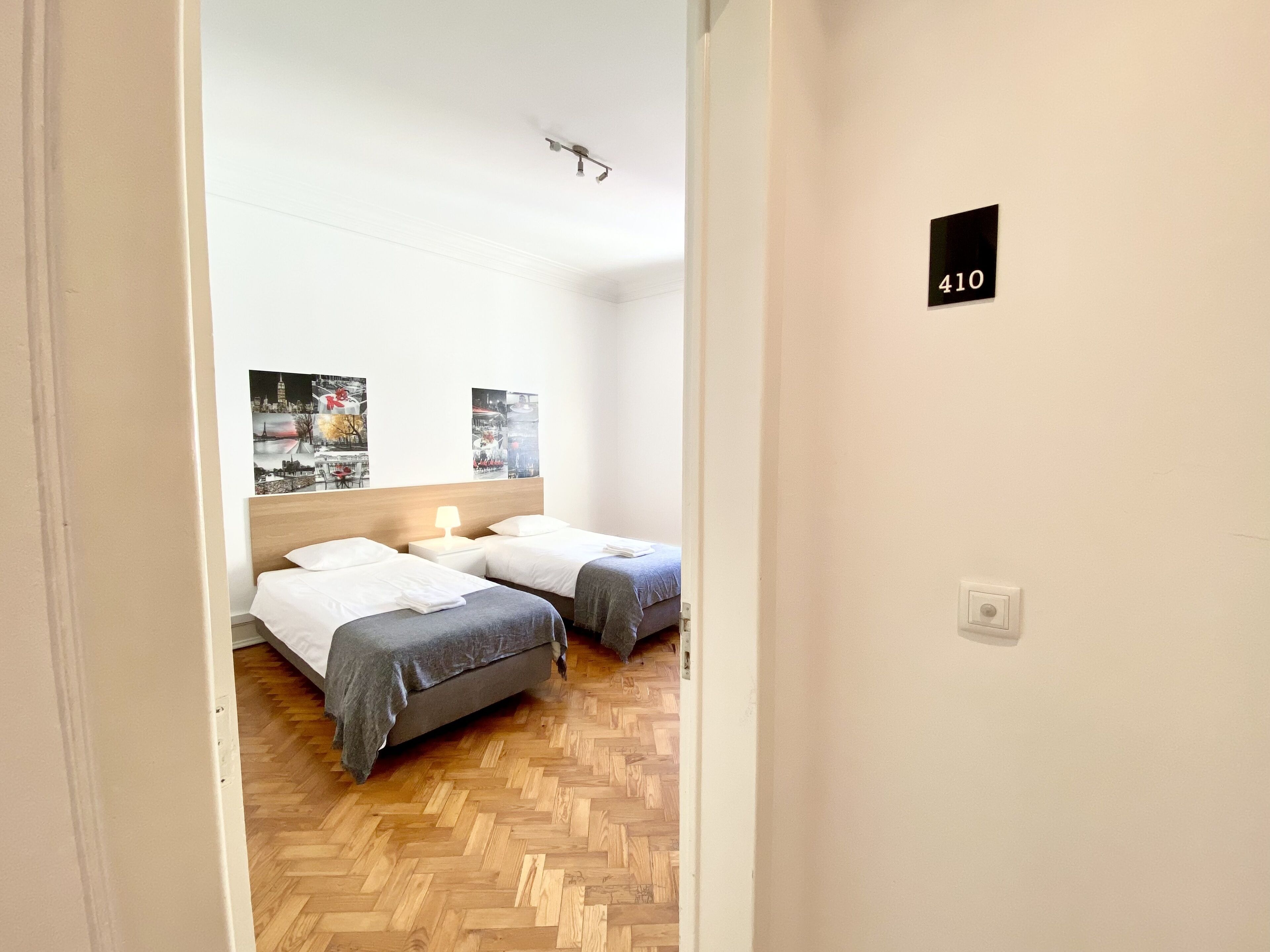 Home Out Rooms & Apartments
