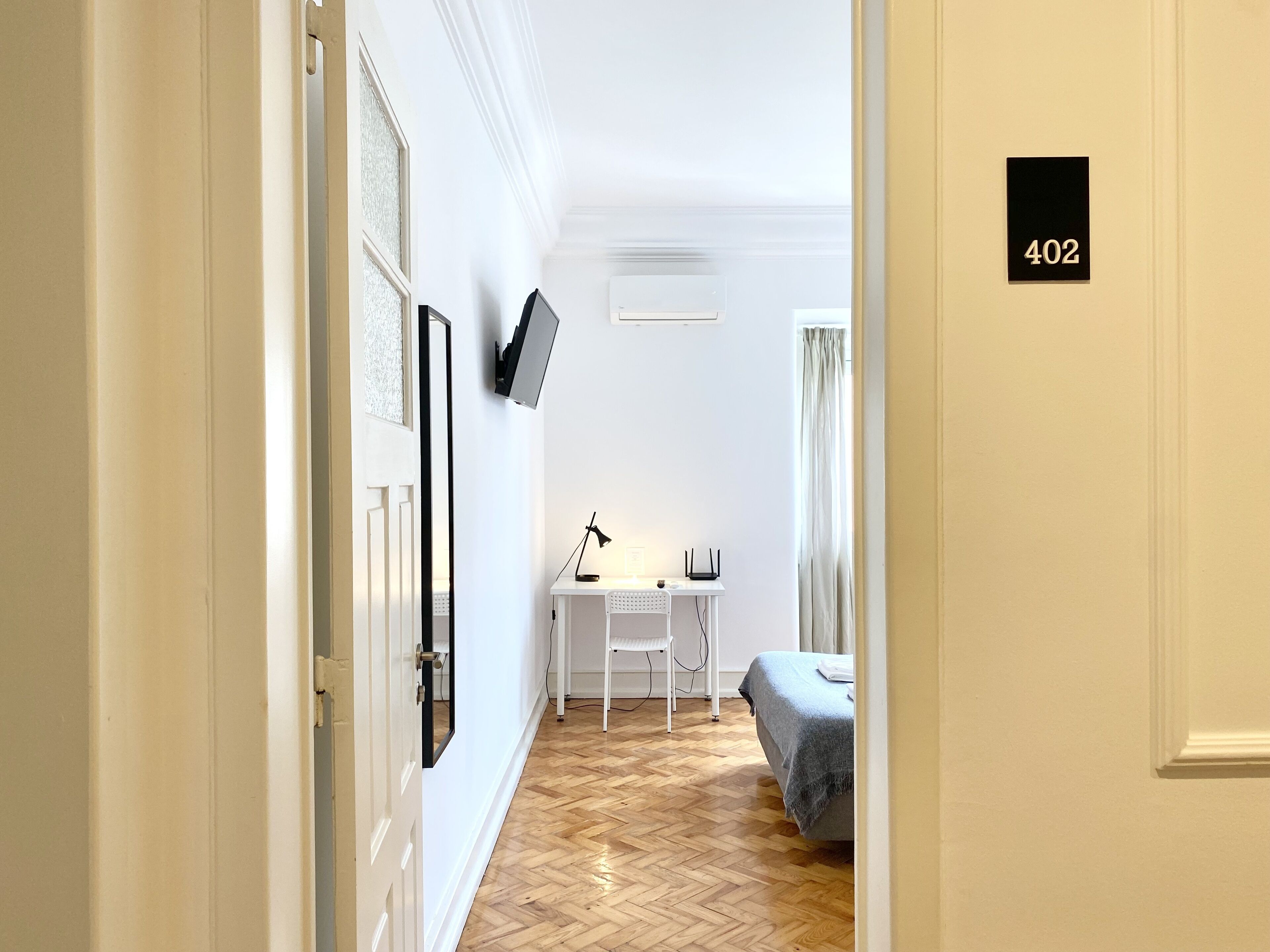 Home Out Rooms & Apartments