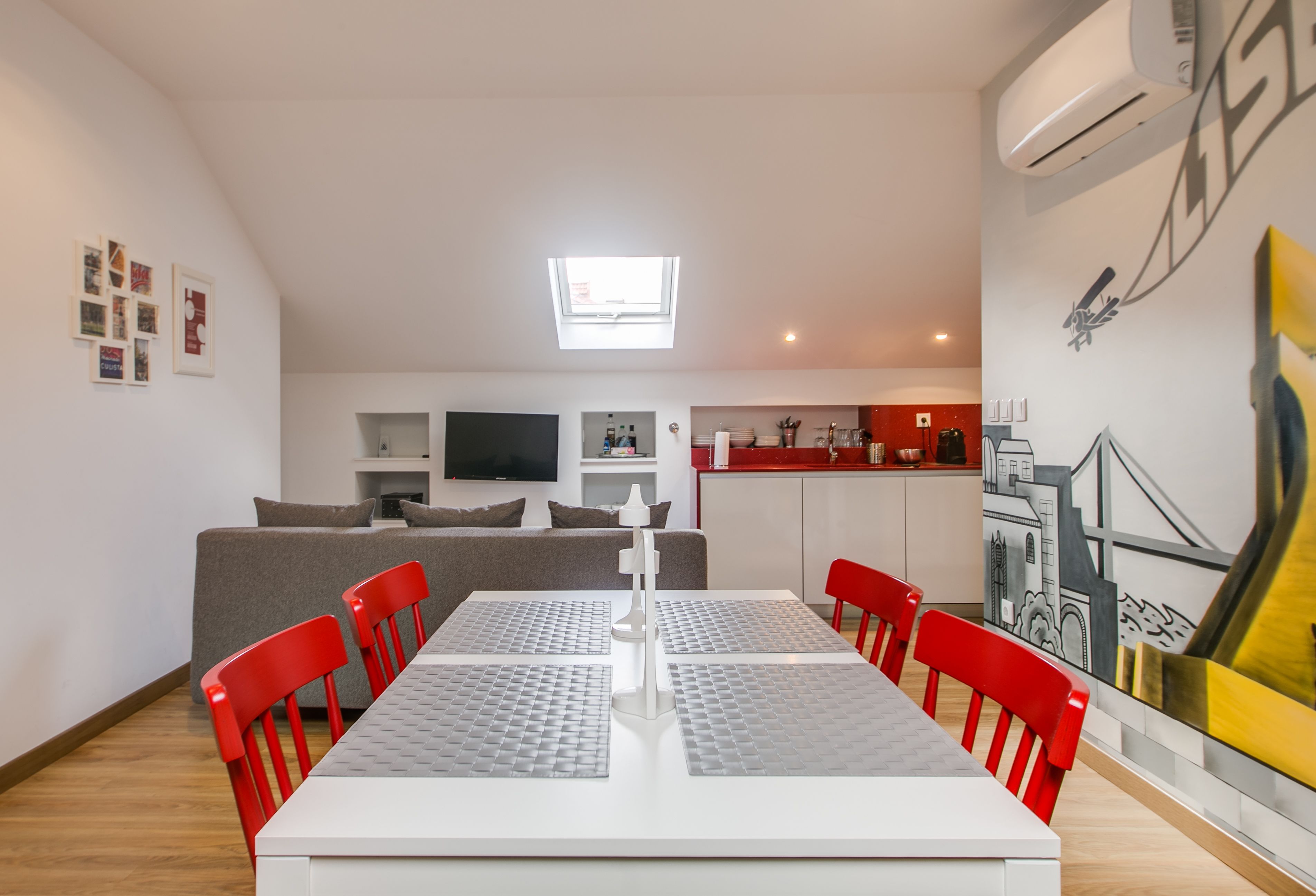 Home Out Rooms & Apartments