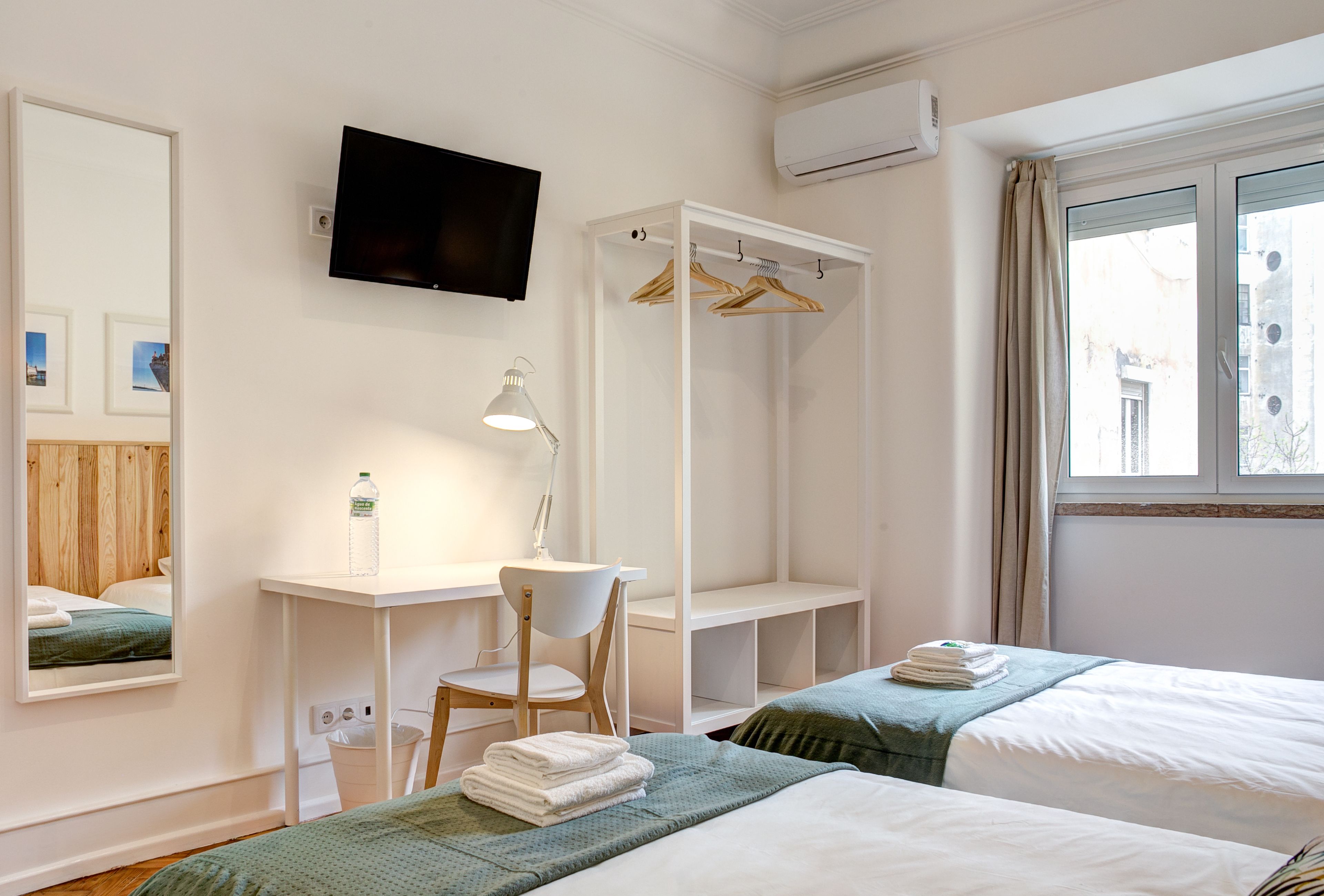 Home Out Rooms & Apartments