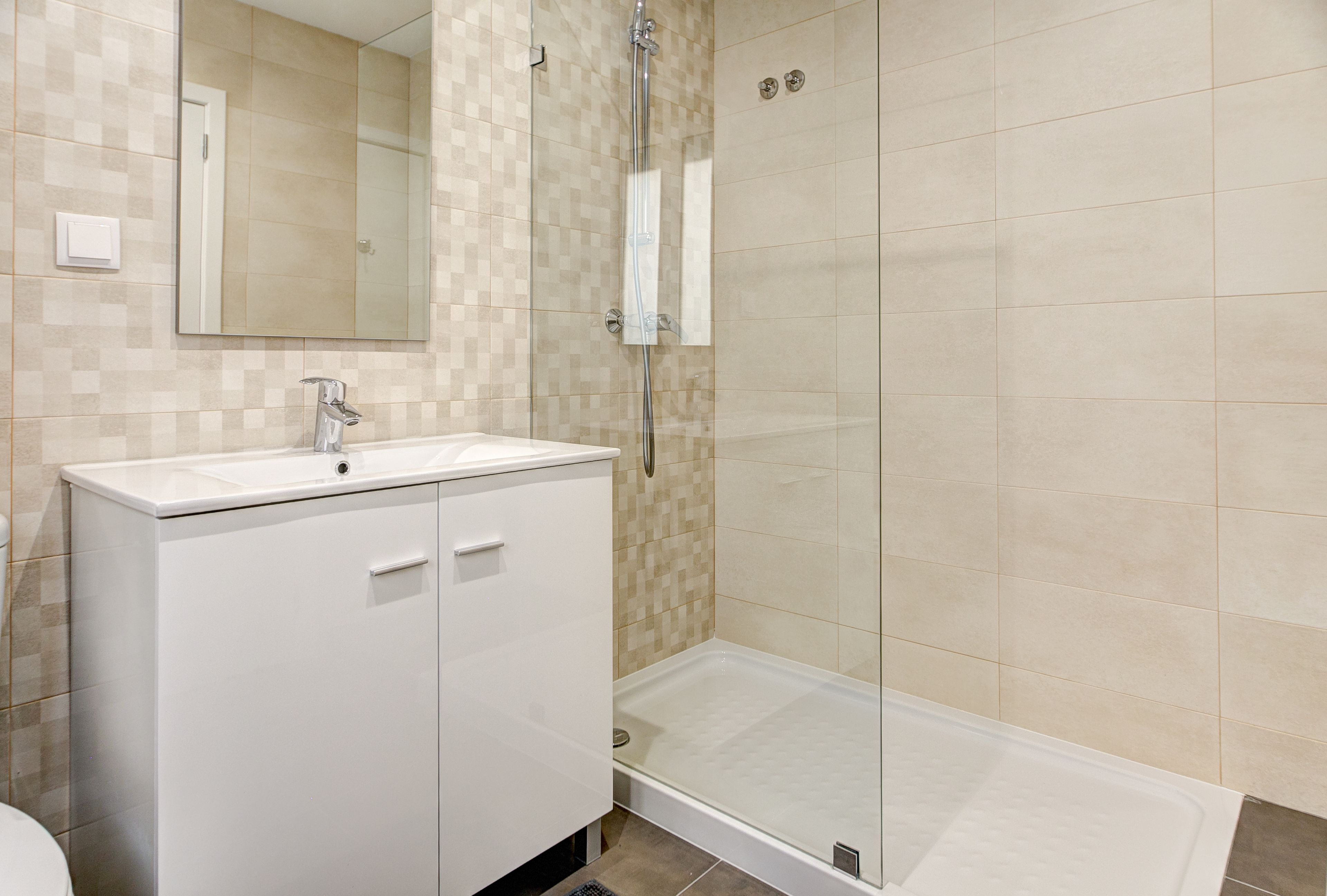 Home Out Rooms & Apartments