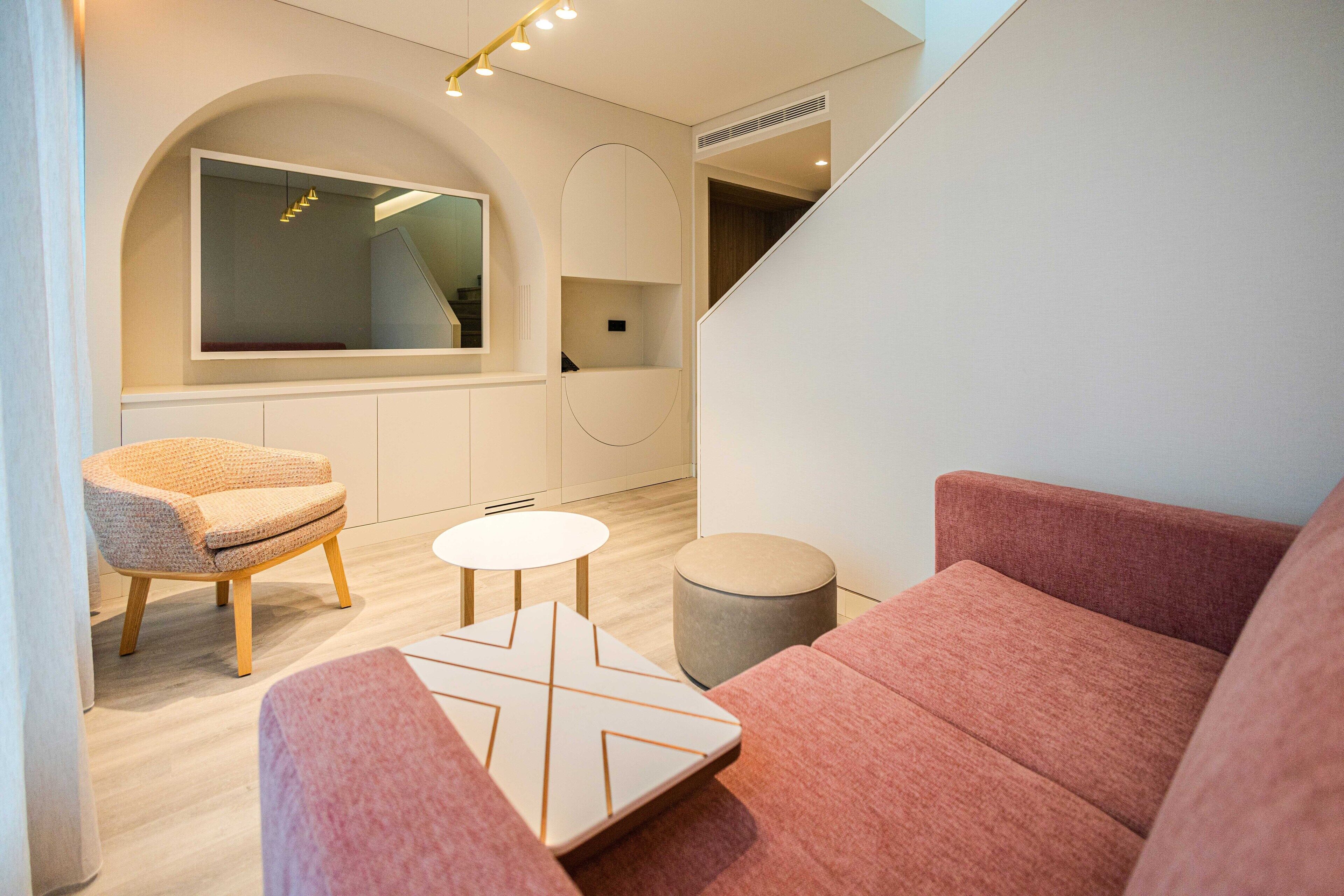 Luster Hotel