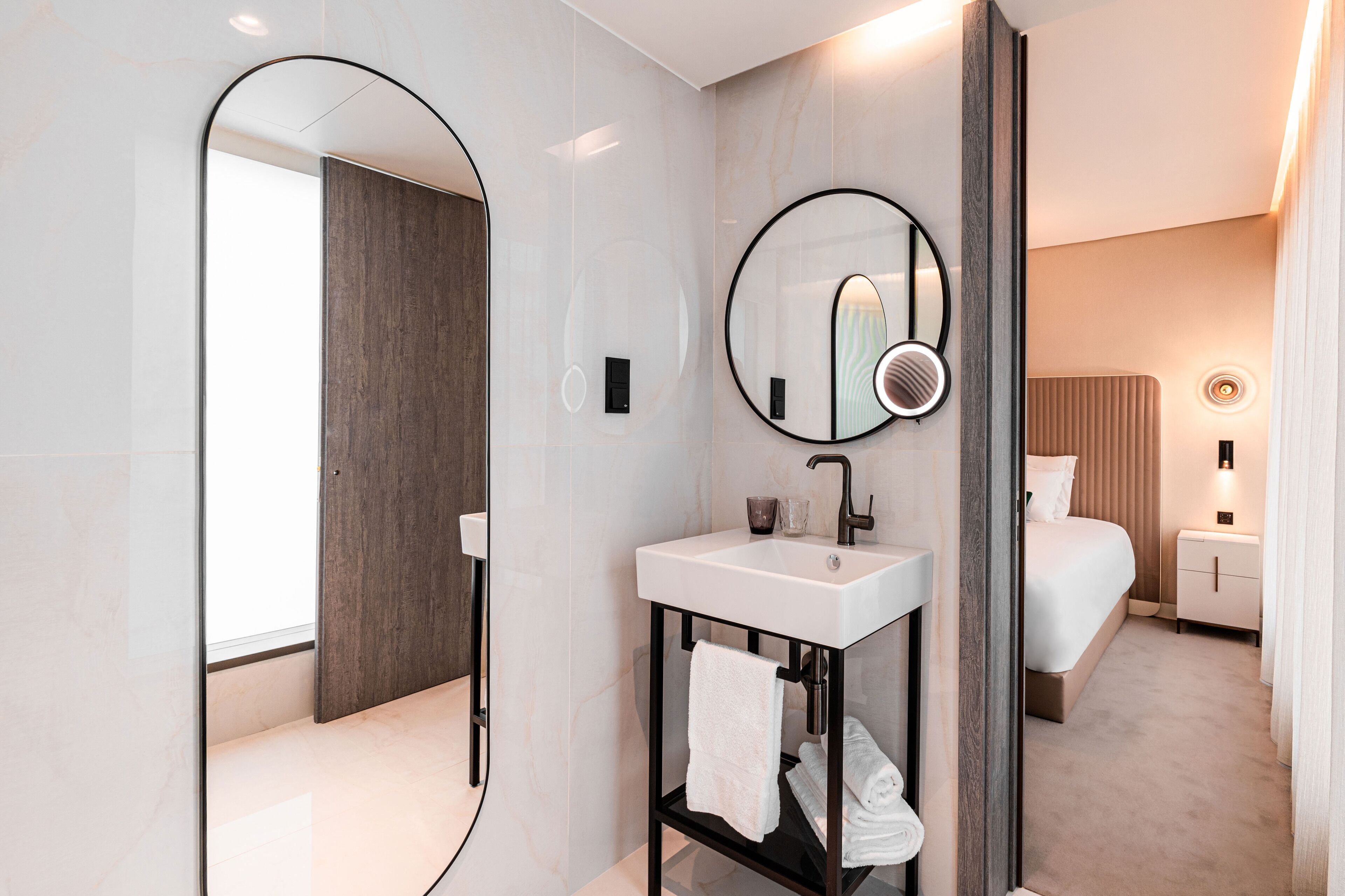Luster Hotel