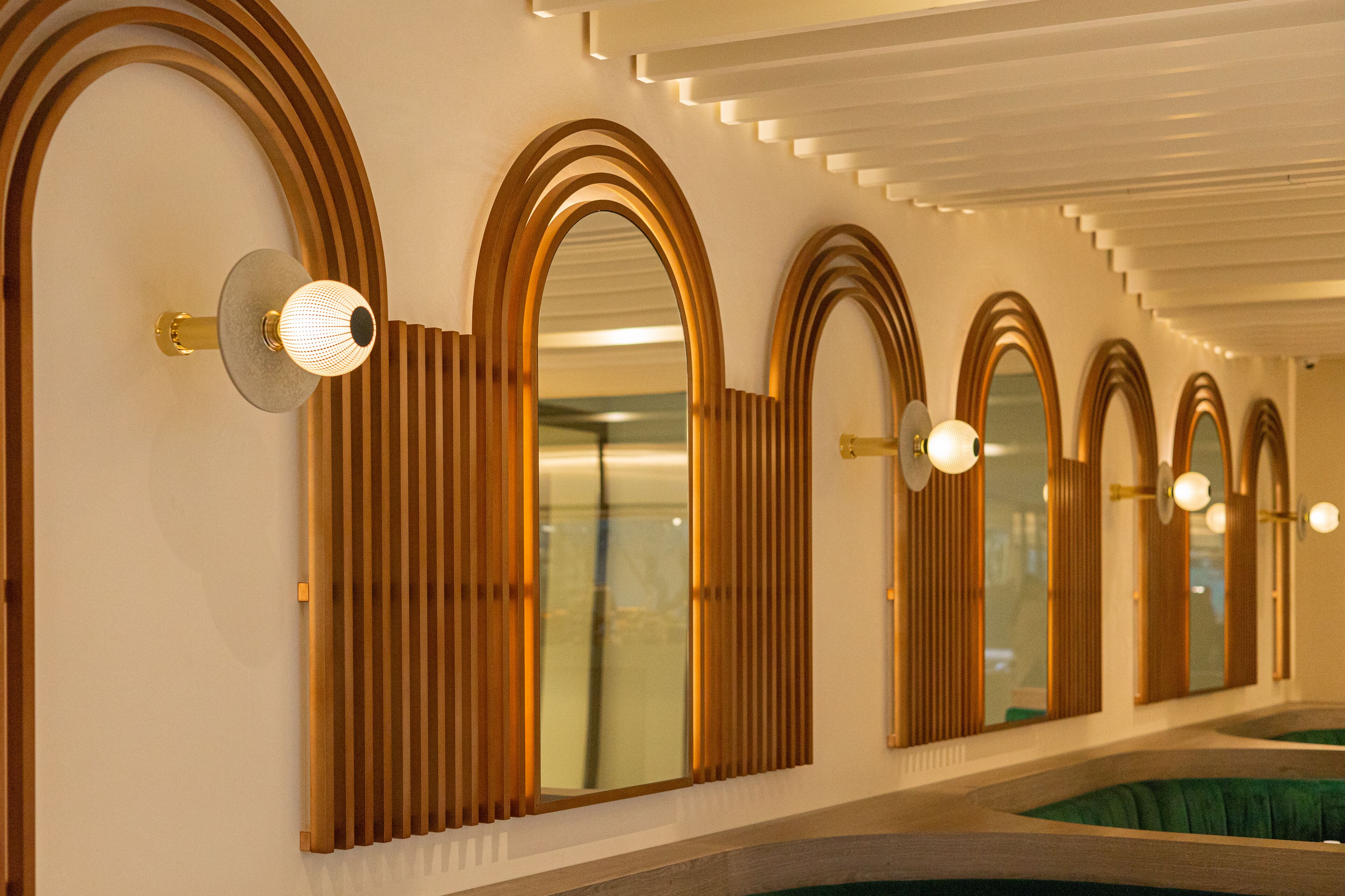 Luster Hotel