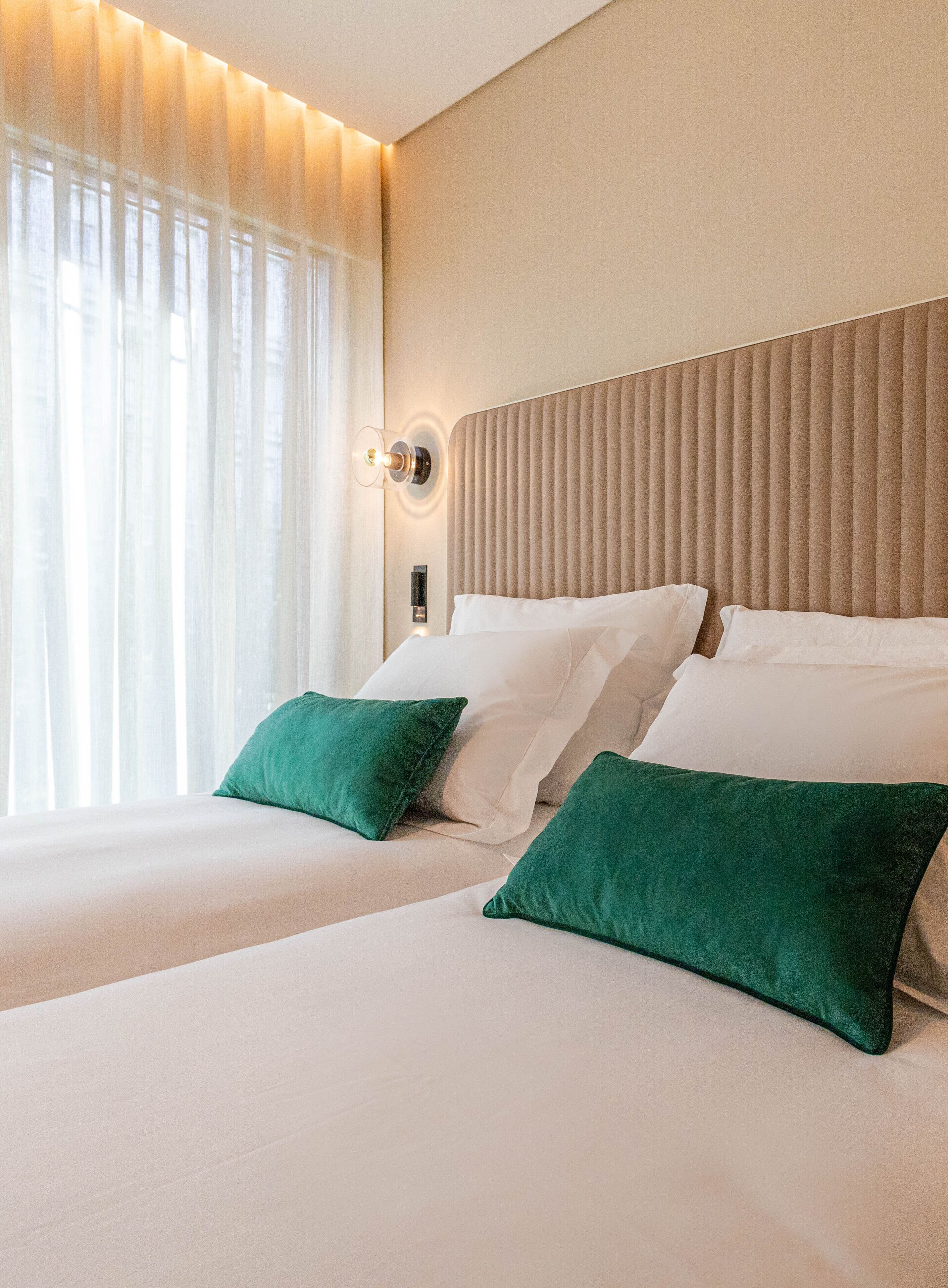 Luster Hotel