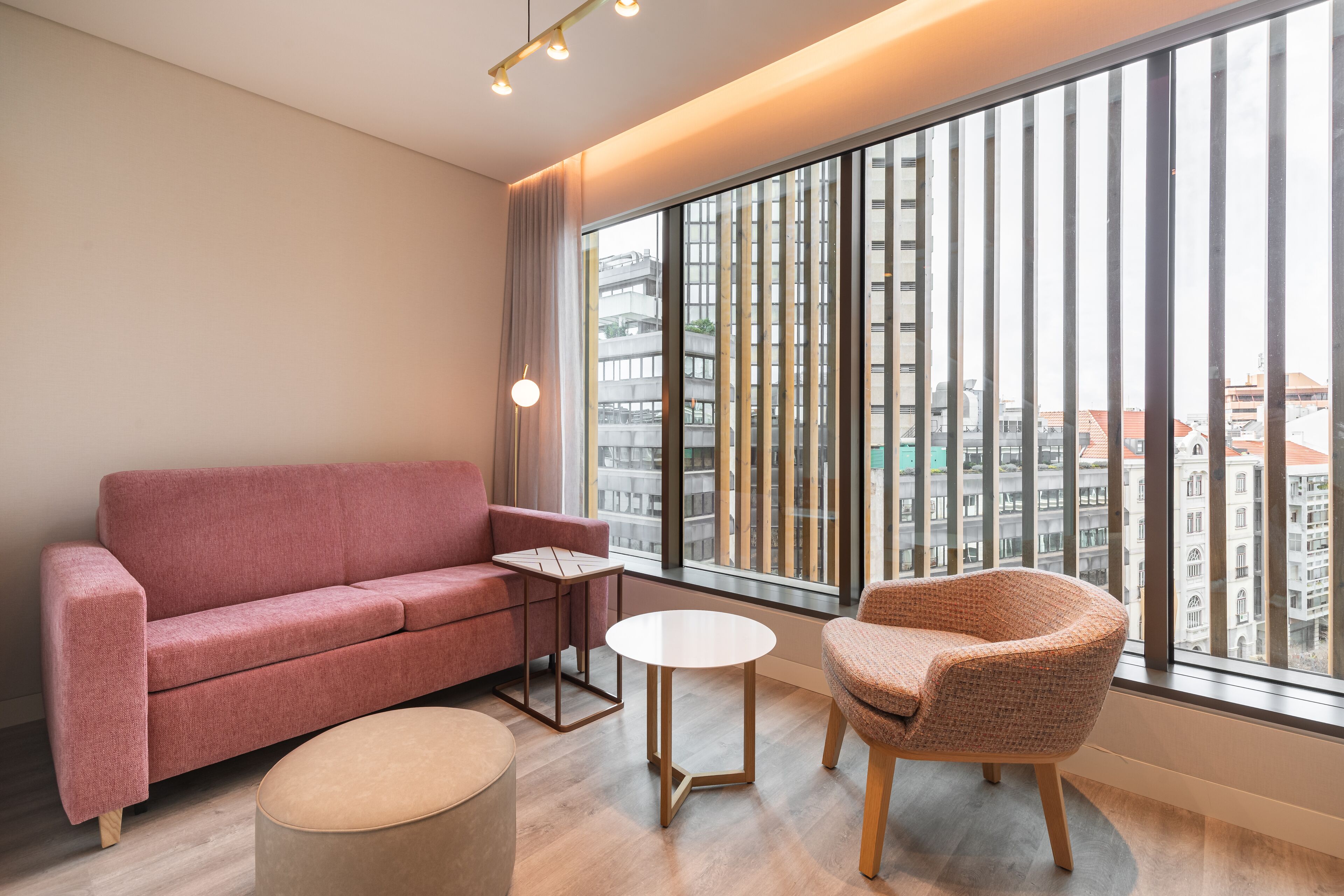 Luster Hotel