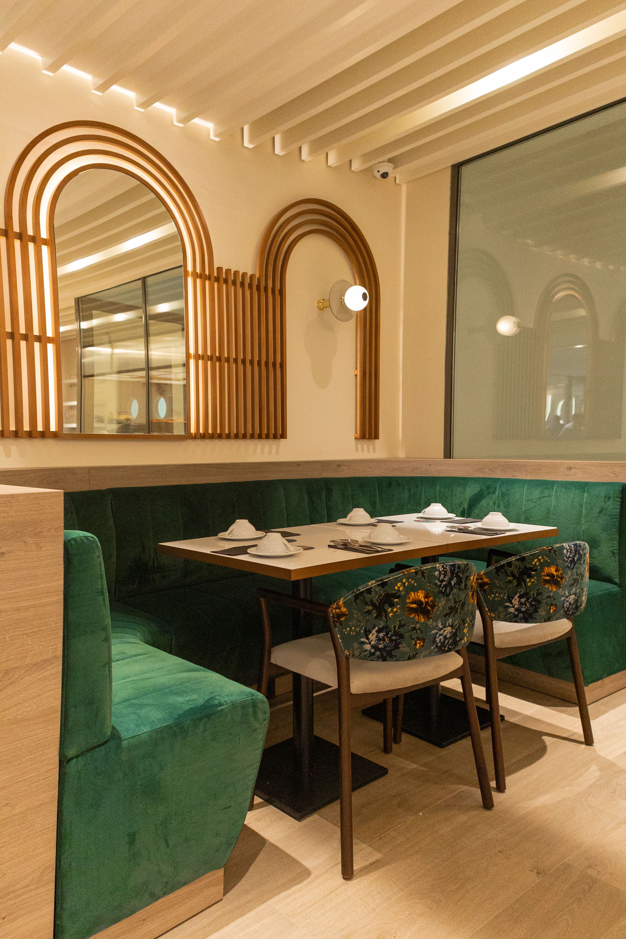 Luster Hotel
