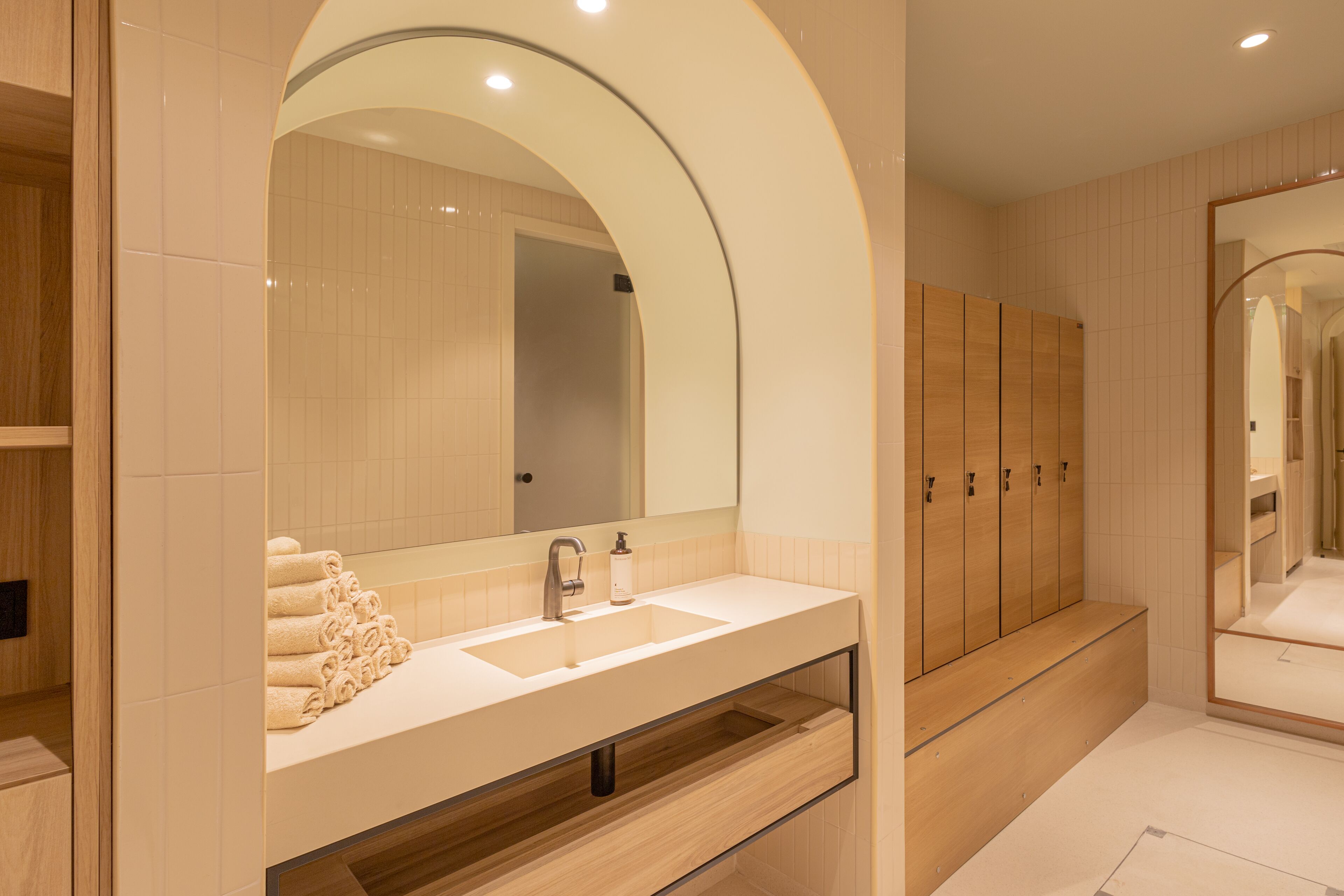 Luster Hotel